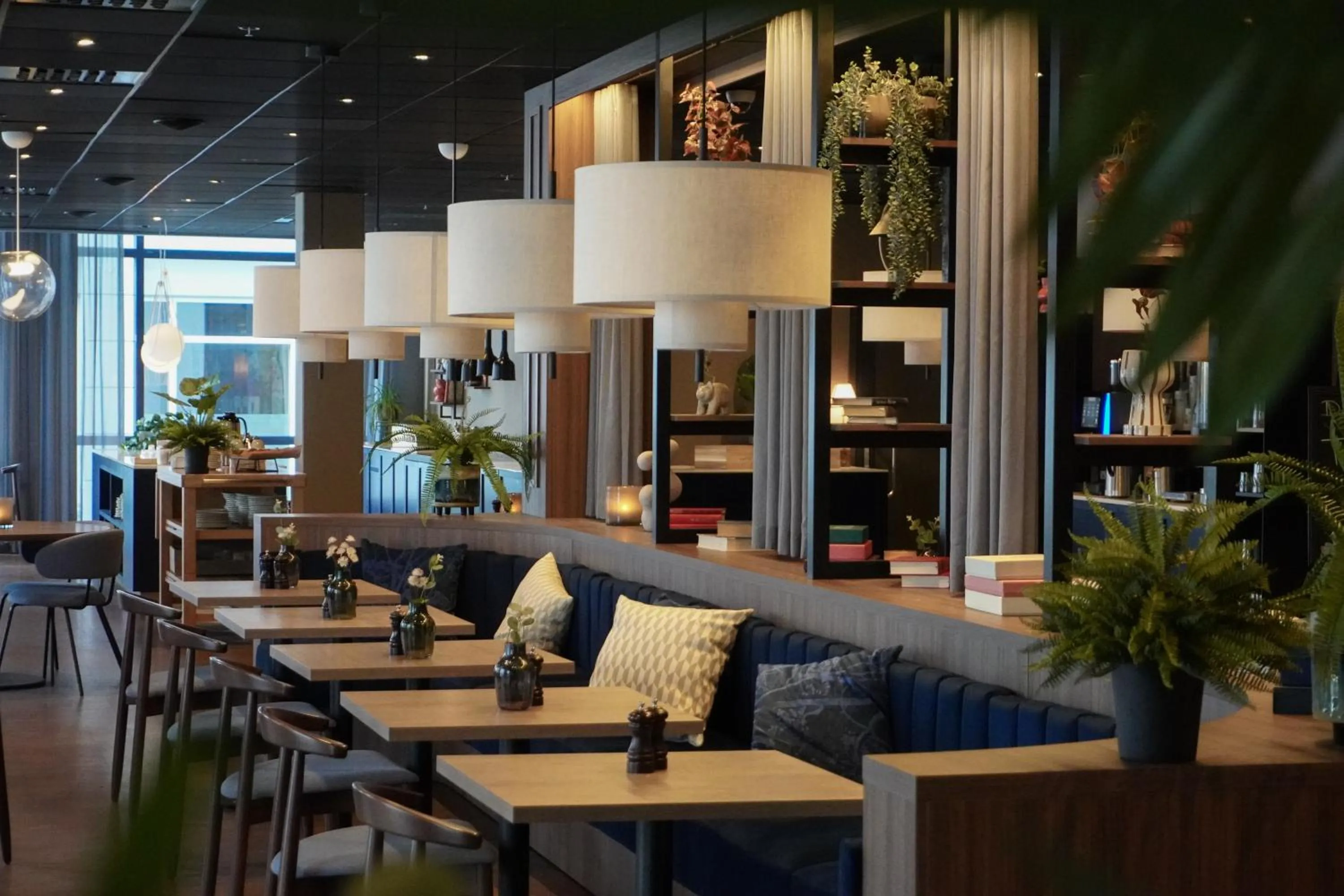 Restaurant/places to eat in Home Hotel Grand Olav