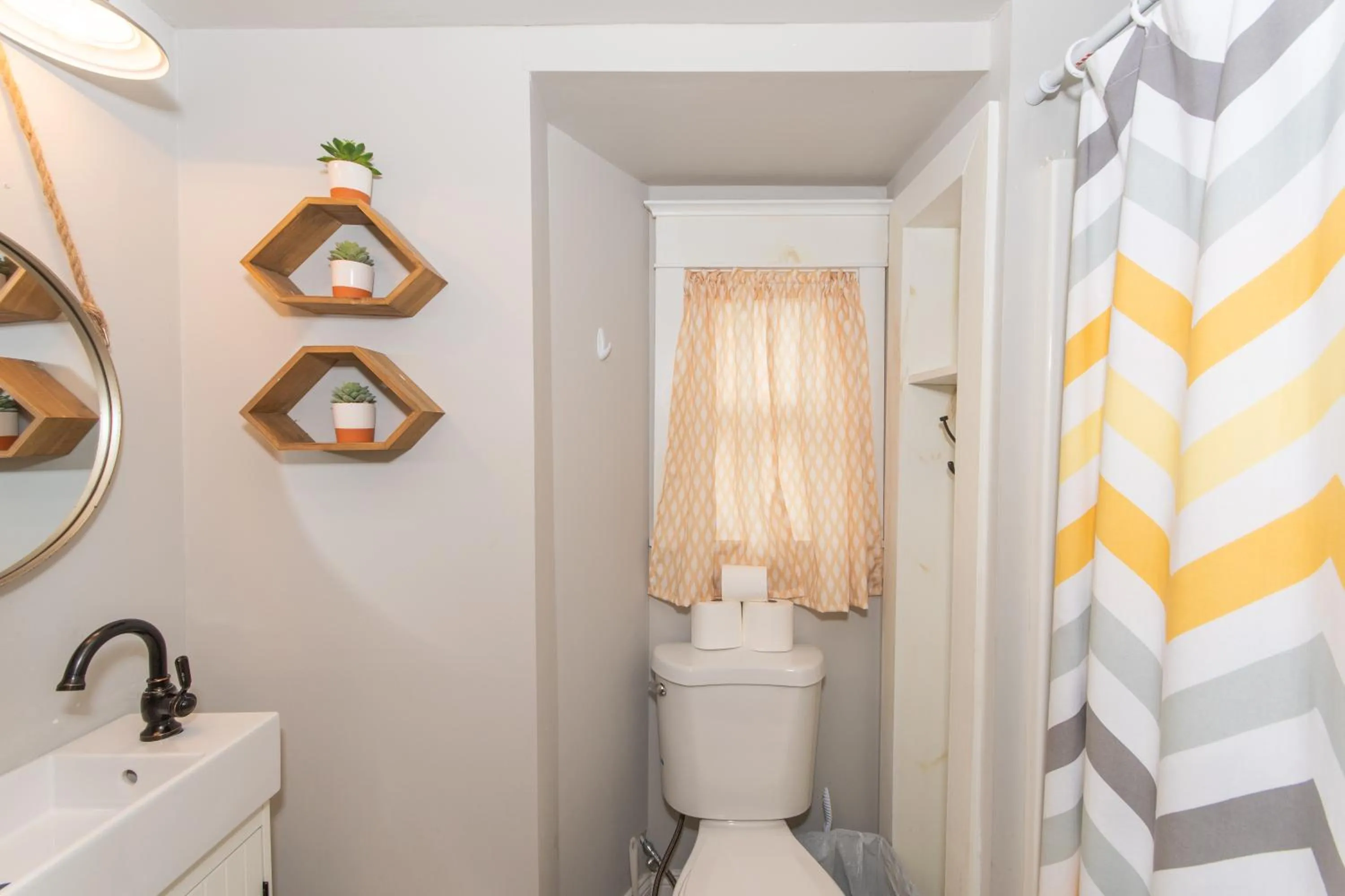 Shower in Tiny House Siesta