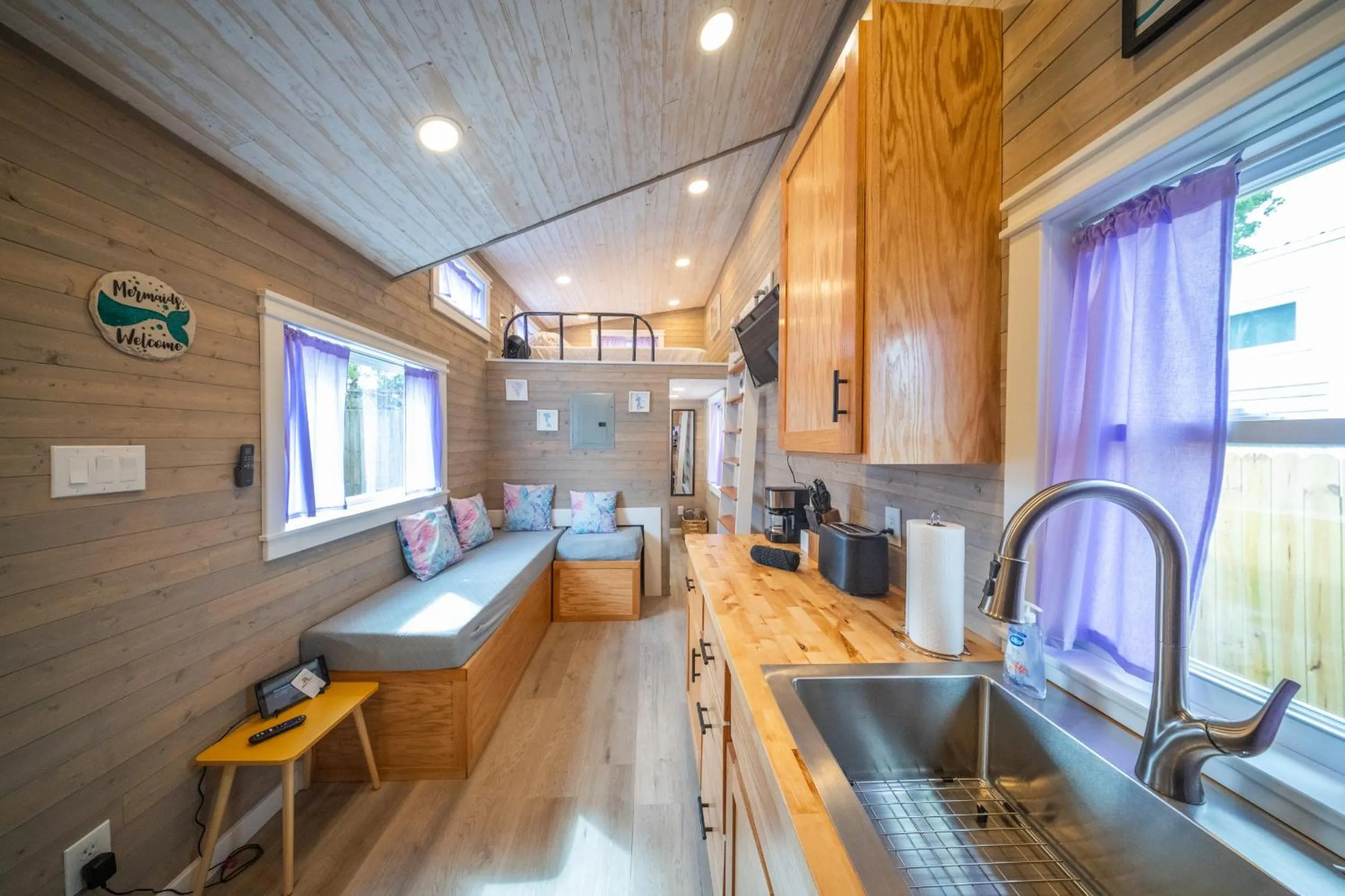 TV and multimedia in Tiny House Siesta