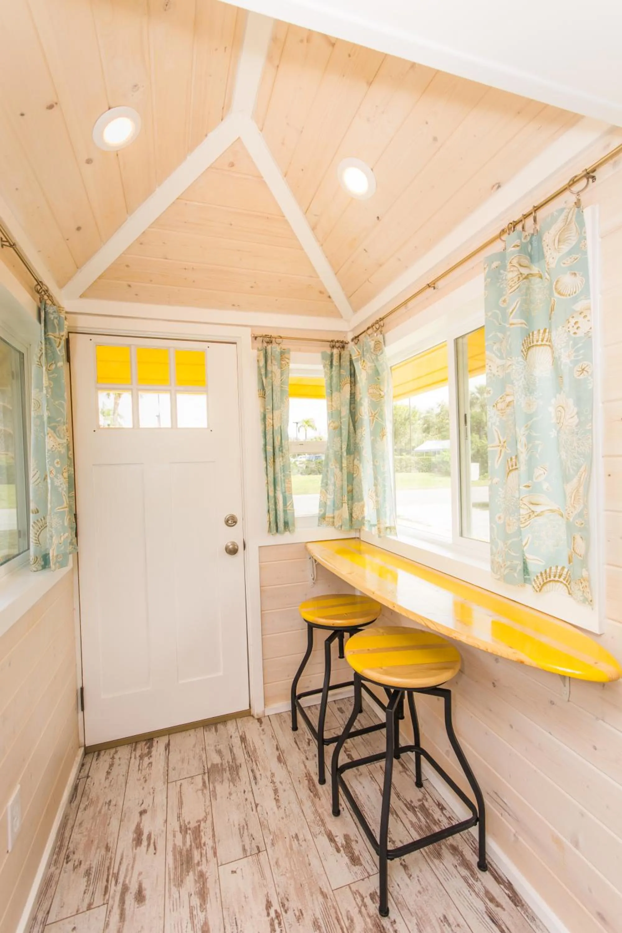 Seating area in Tiny House Siesta