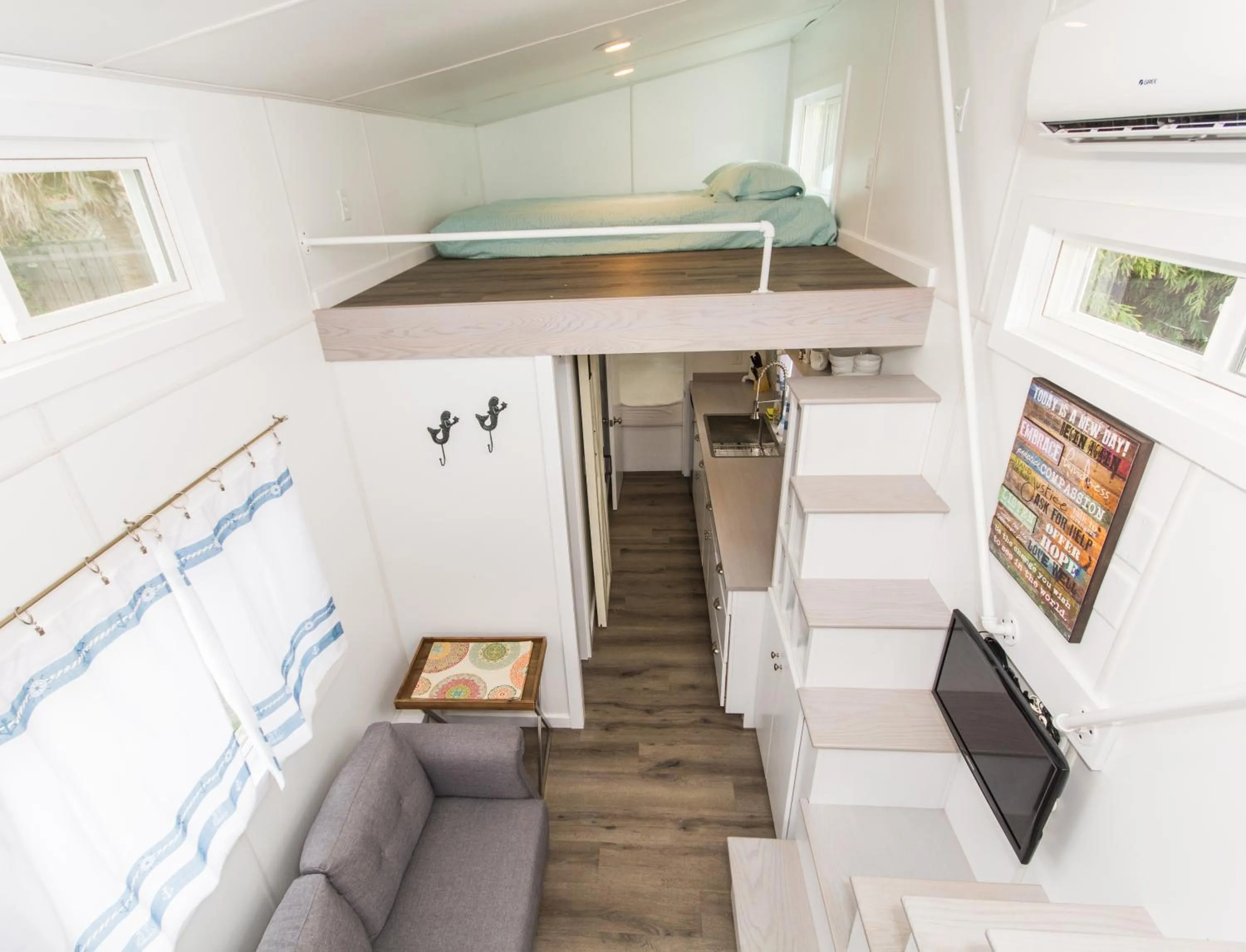 TV and multimedia in Tiny House Siesta