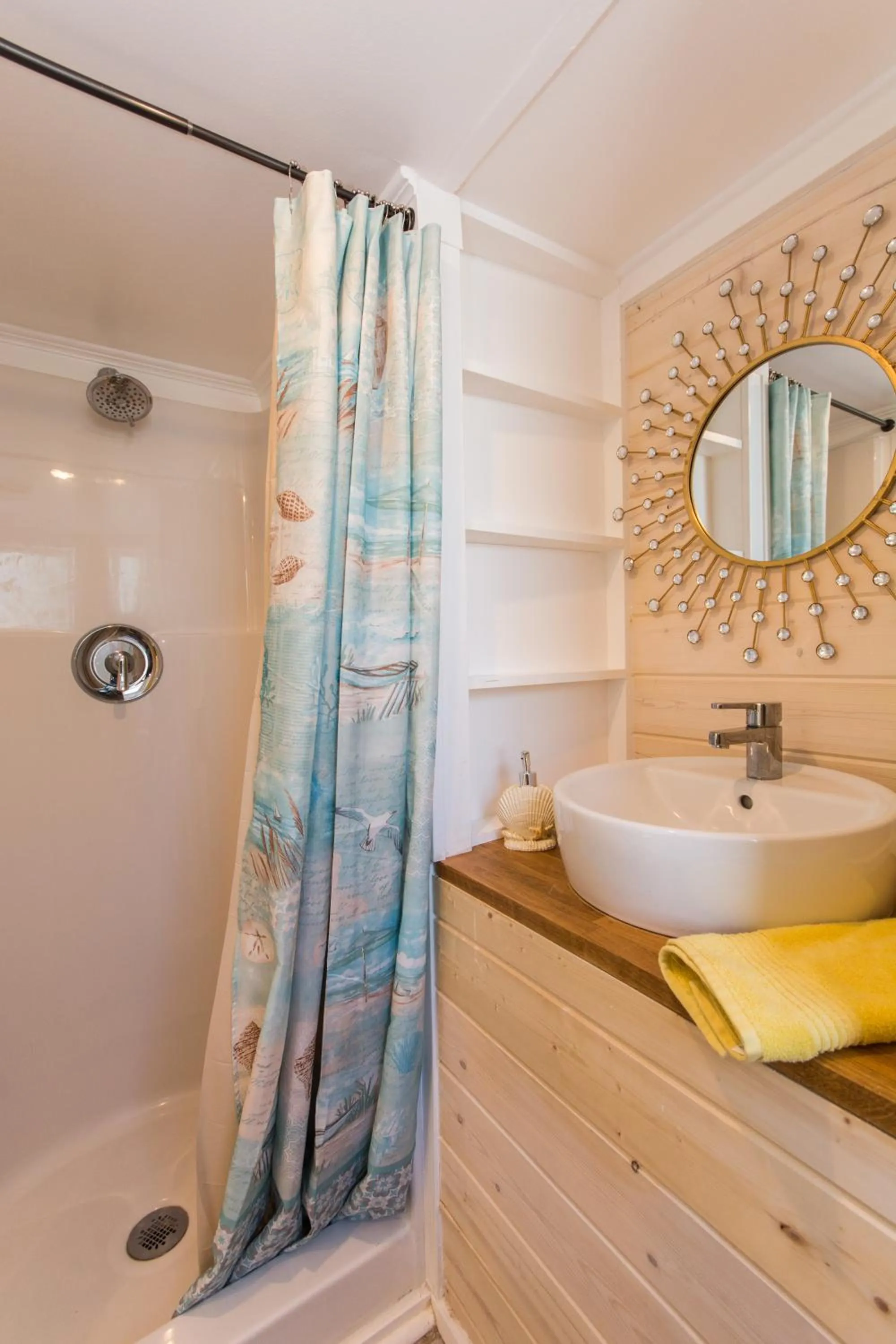 Shower in Tiny House Siesta