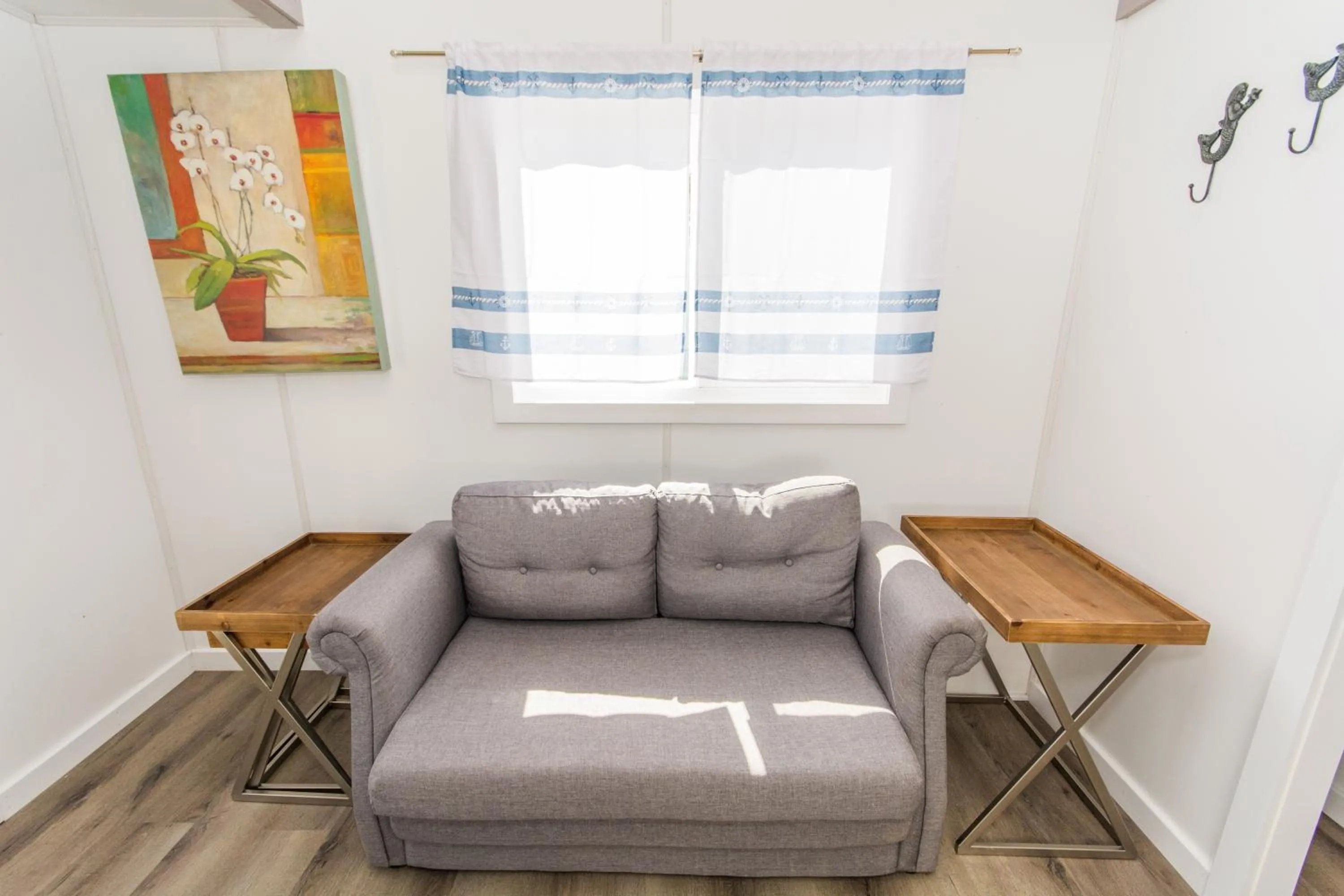 Seating area in Tiny House Siesta