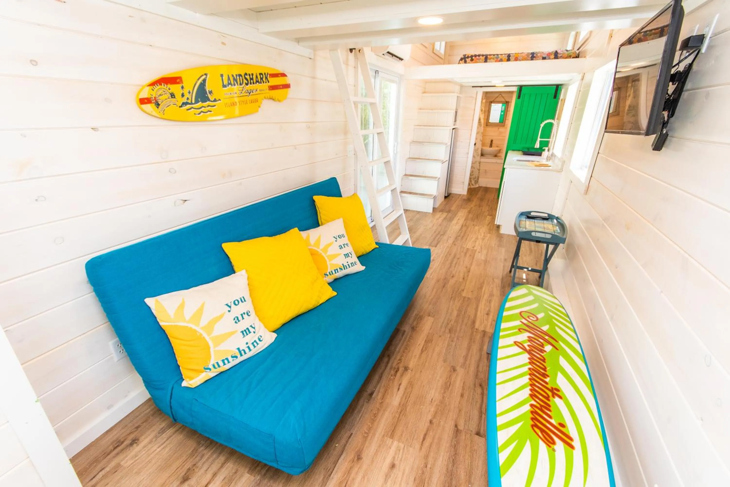 TV and multimedia in Tiny House Siesta