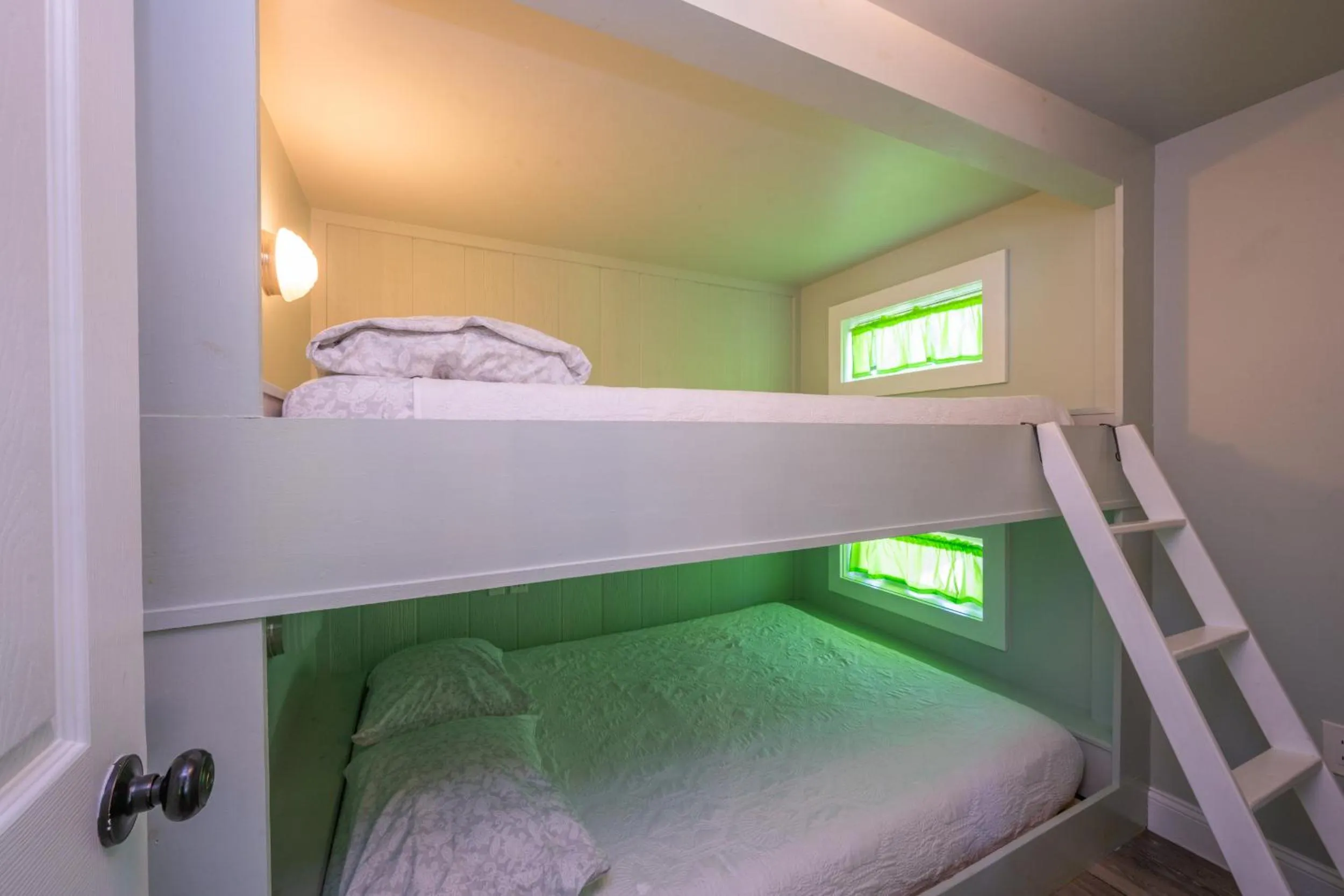 Bed in Tiny House Siesta
