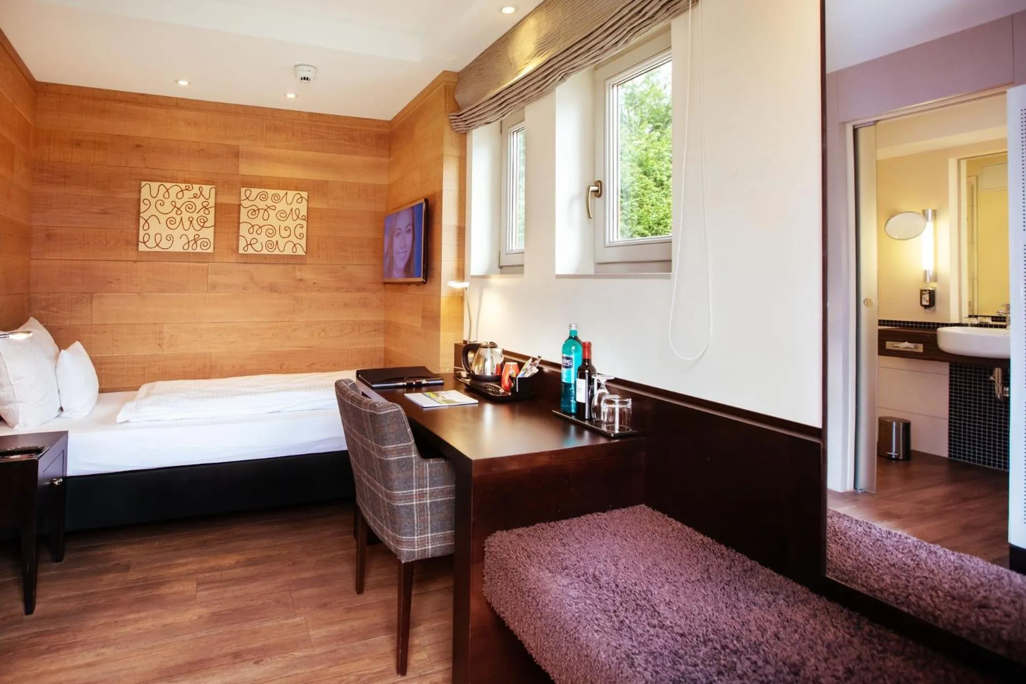 Photo of the whole room, Bed in Golf & Resort Hotel Gut Heckenhof