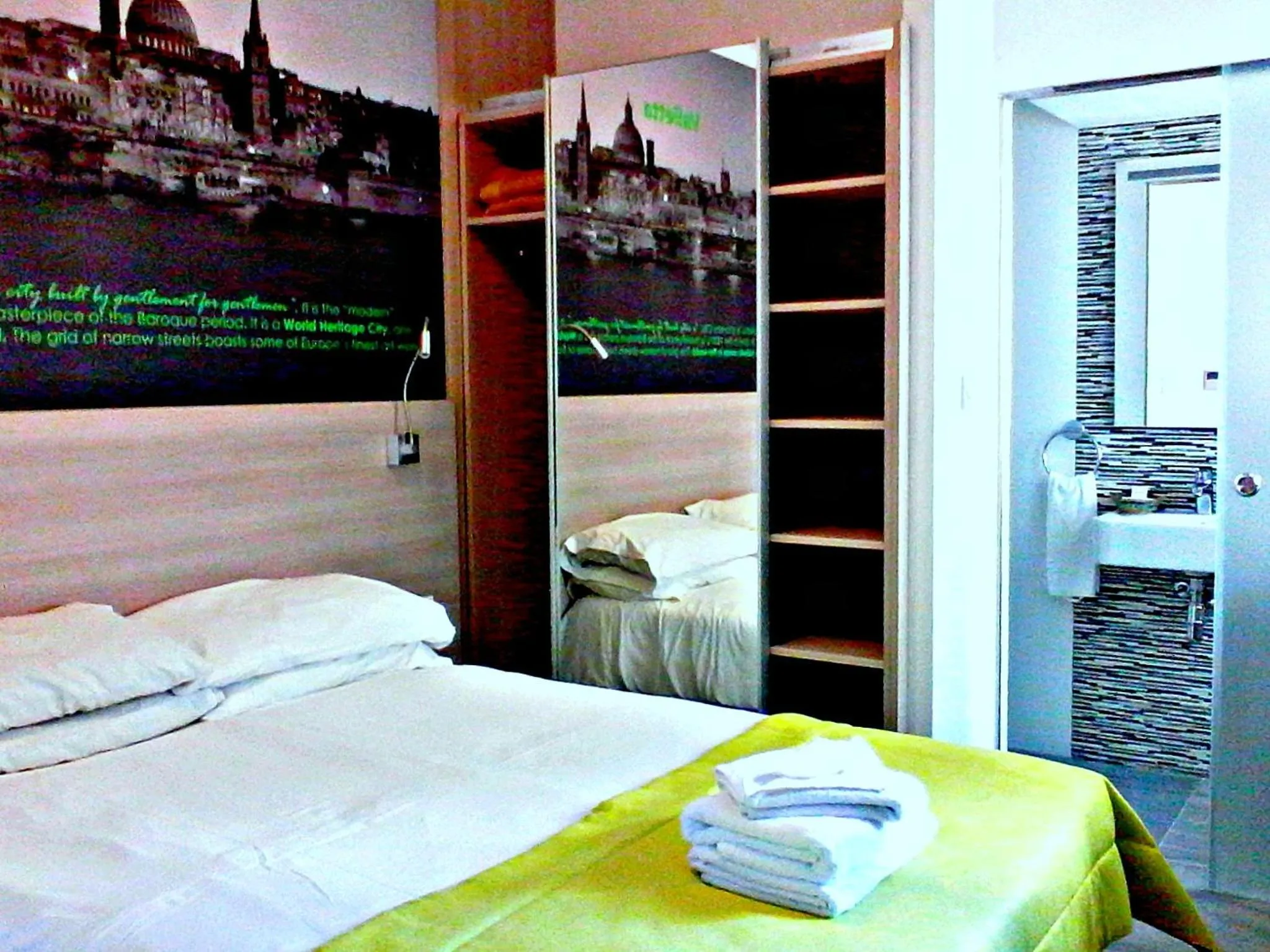 Photo of the whole room, Bed in Hotel Santana