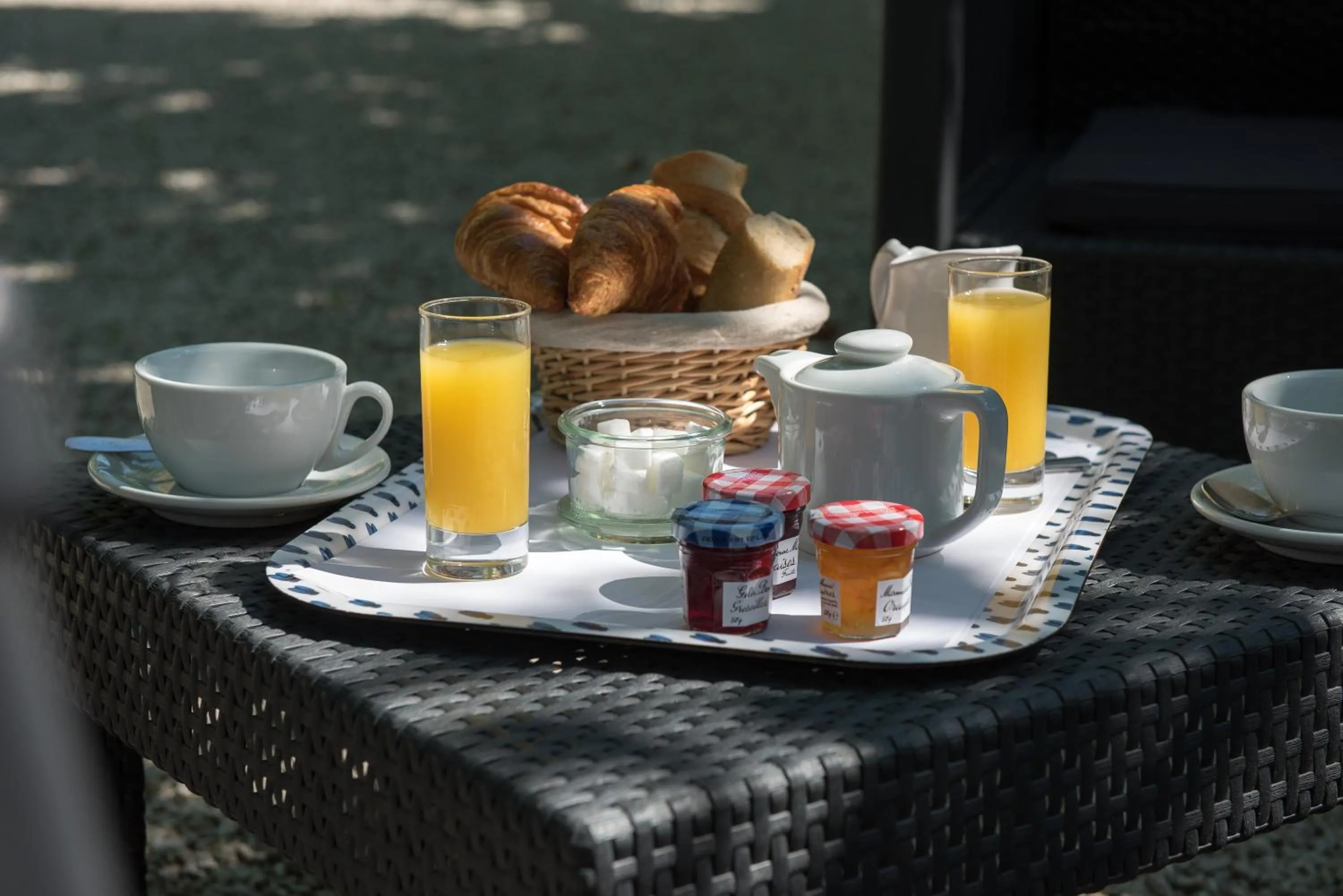 Food and drinks in Logis Hôtel Castel Mouisson