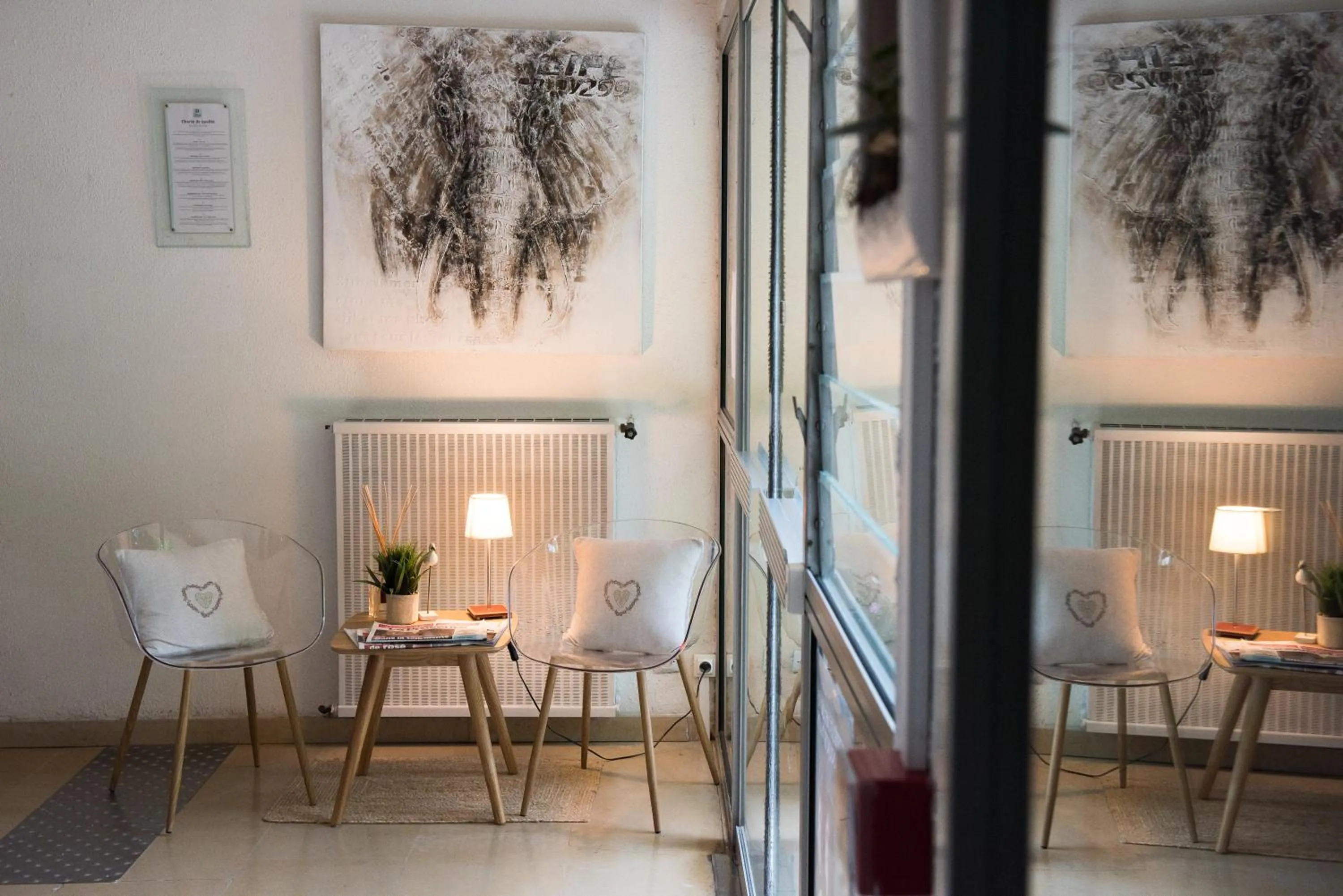 Living room in Logis Hôtel Castel Mouisson