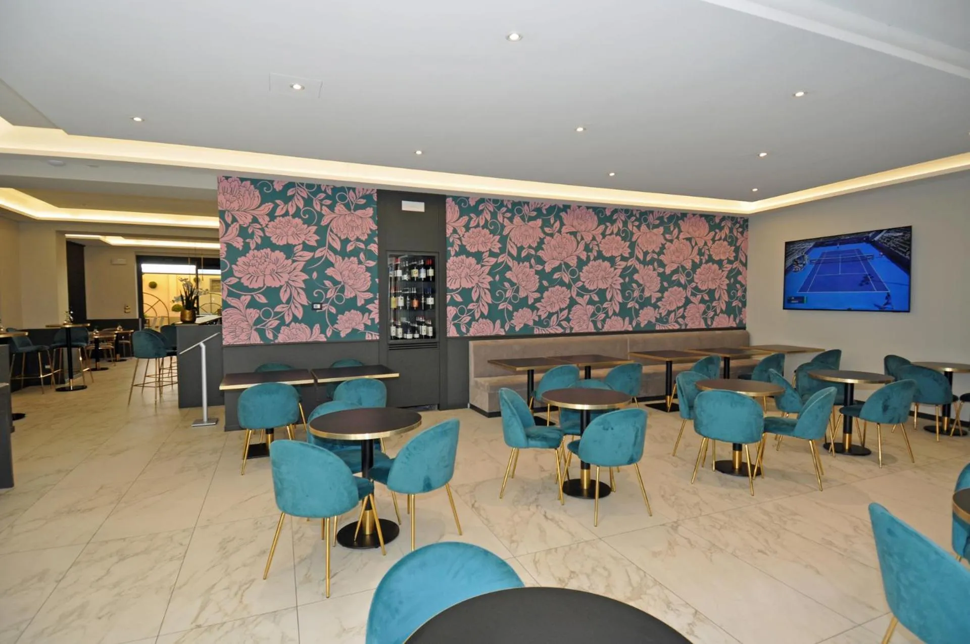 Restaurant/places to eat in Cavour 30TRE - Hotel Moderno