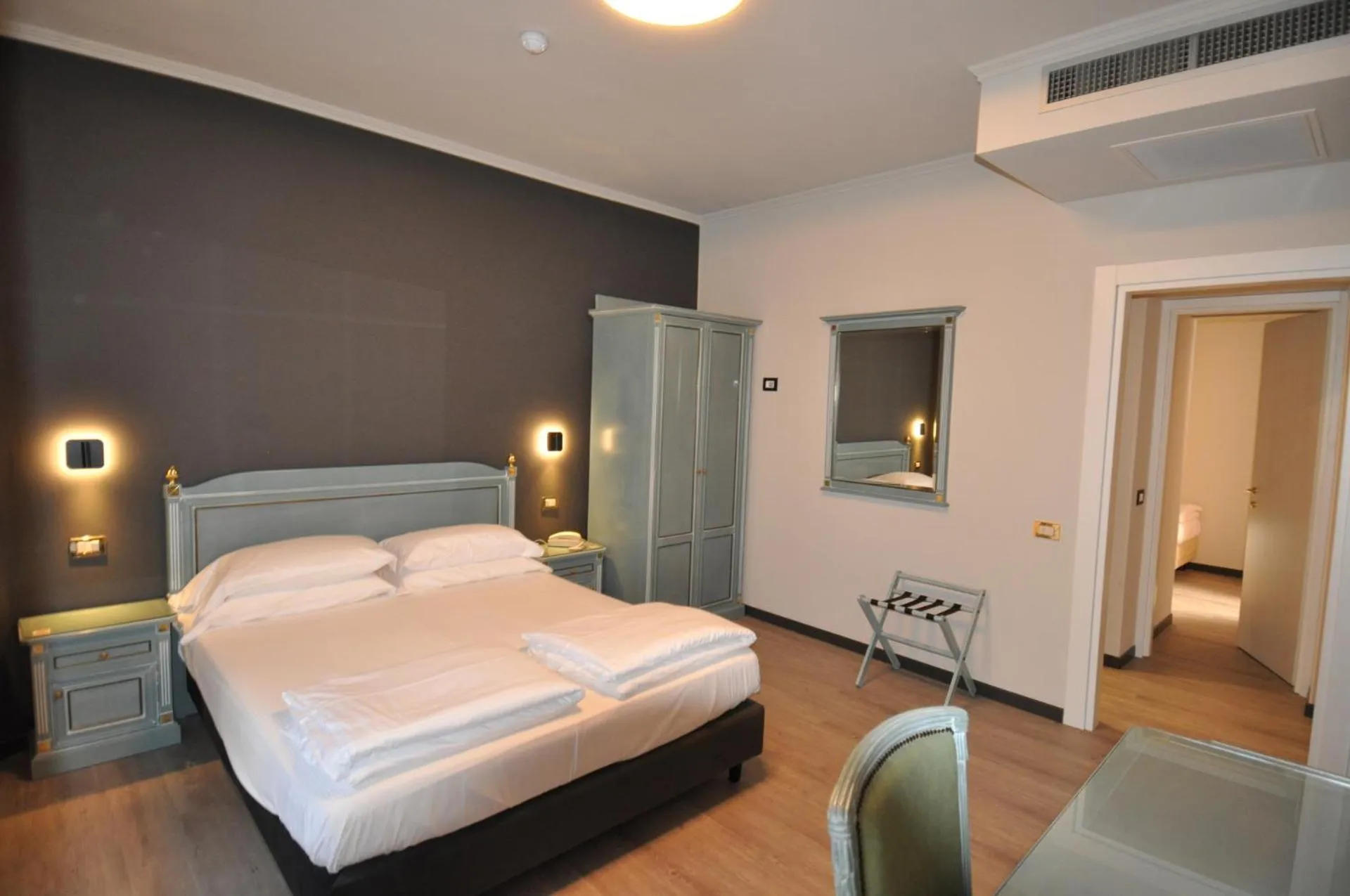Photo of the whole room, Bed in Cavour 30TRE - Hotel Moderno