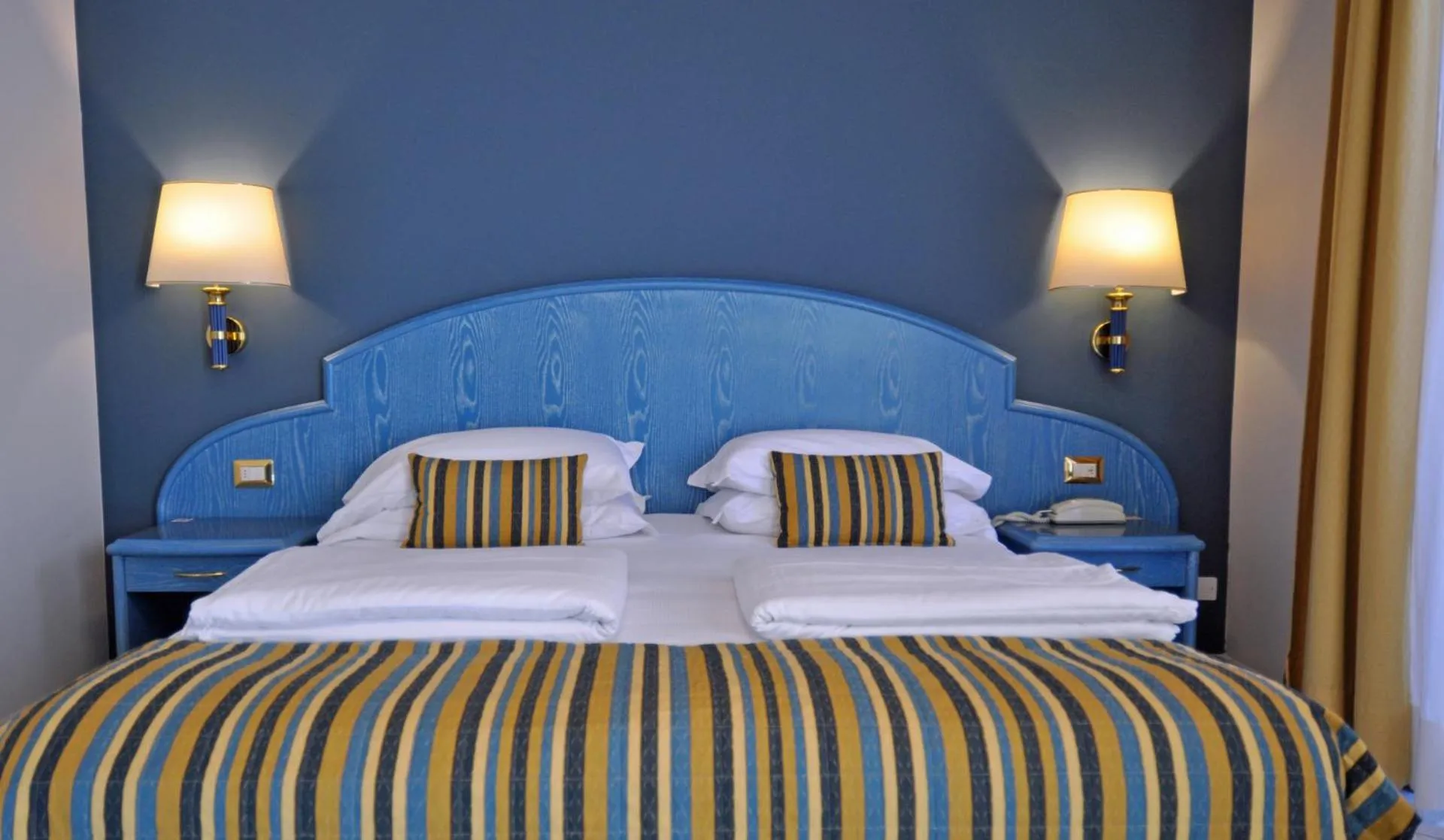 Bed in Cavour 30TRE - Hotel Moderno