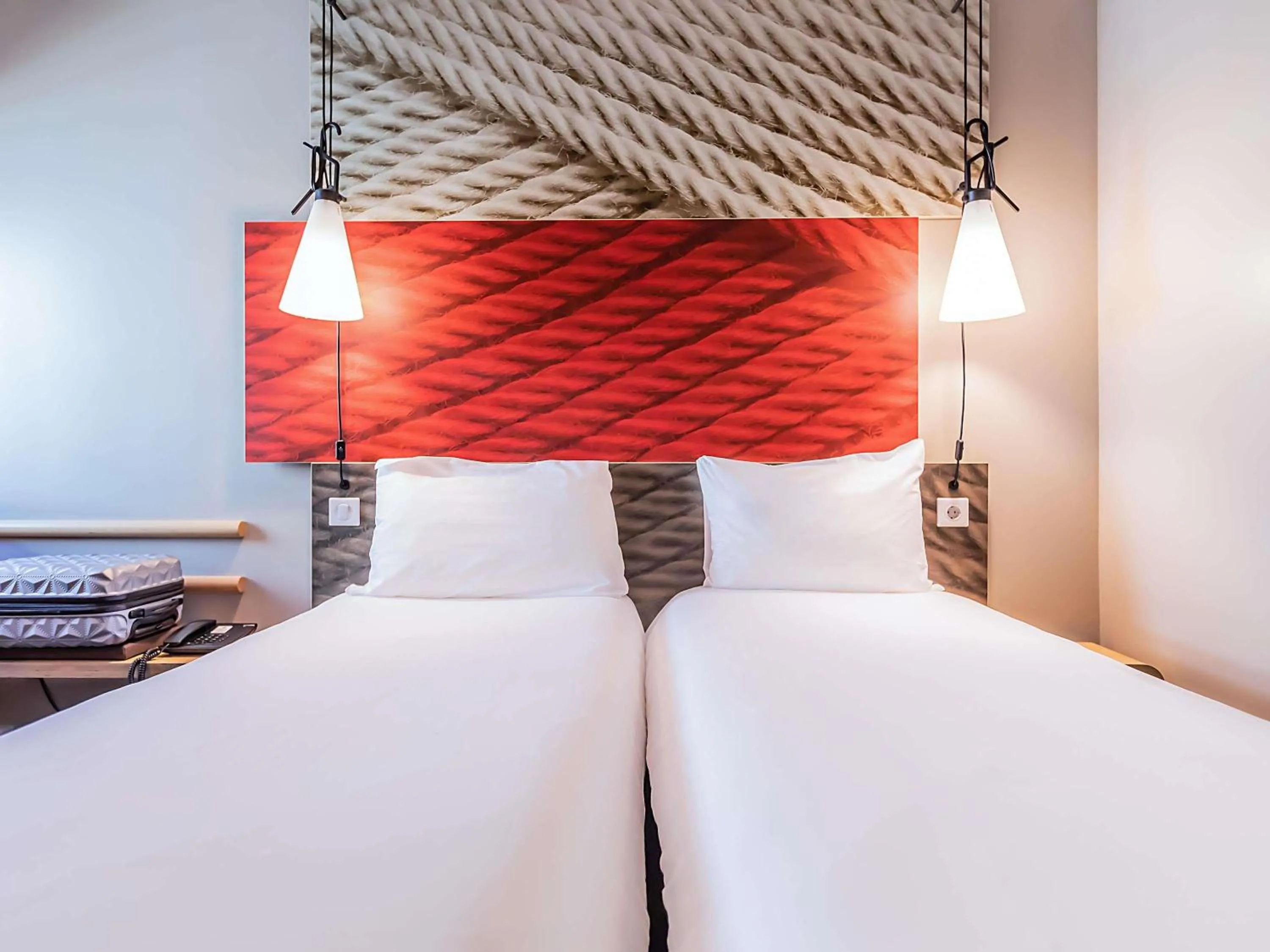 Bedroom, Bed in Hotel ibis Lisboa Liberdade