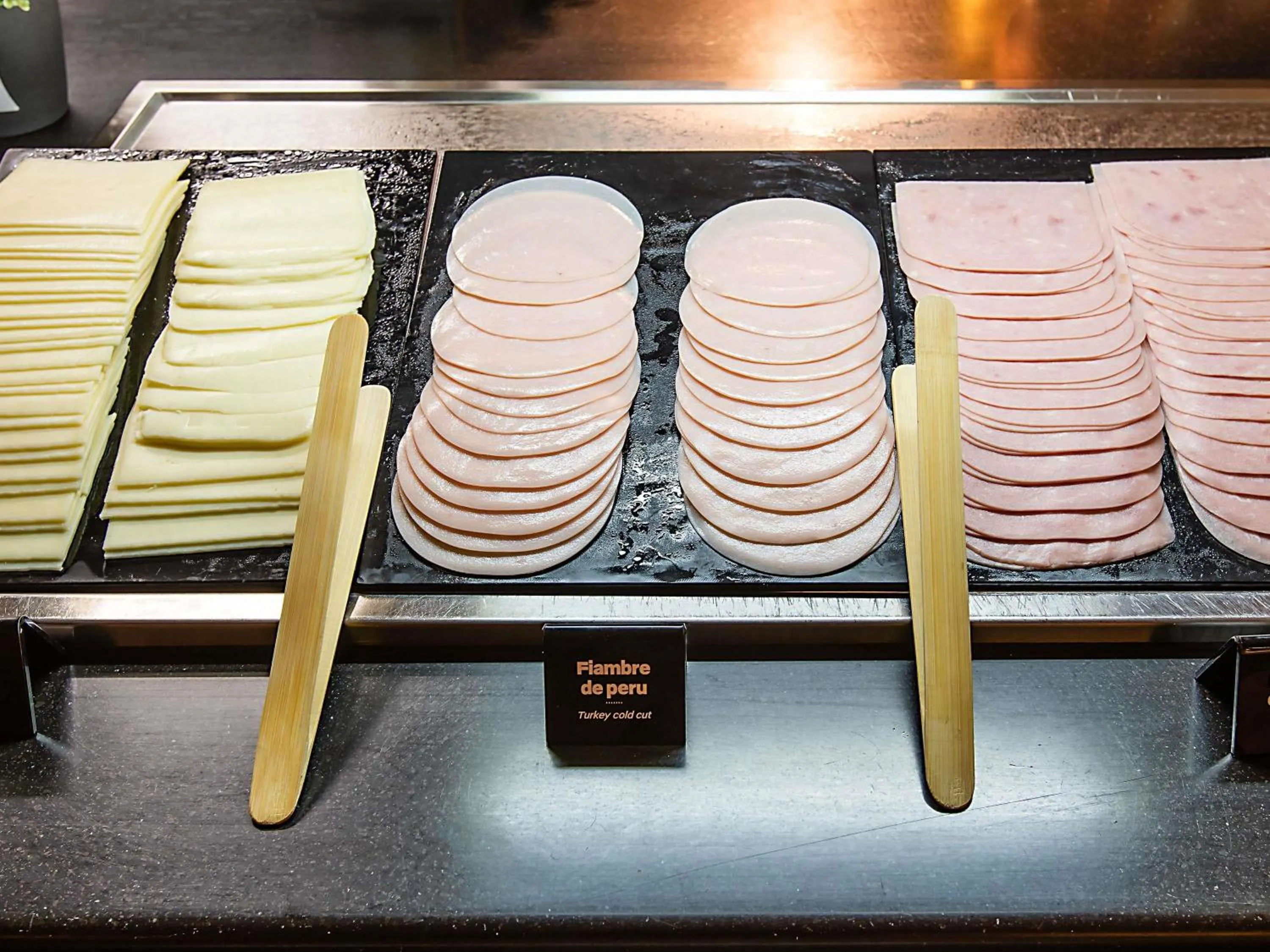 Restaurant/places to eat in Hotel ibis Lisboa Liberdade