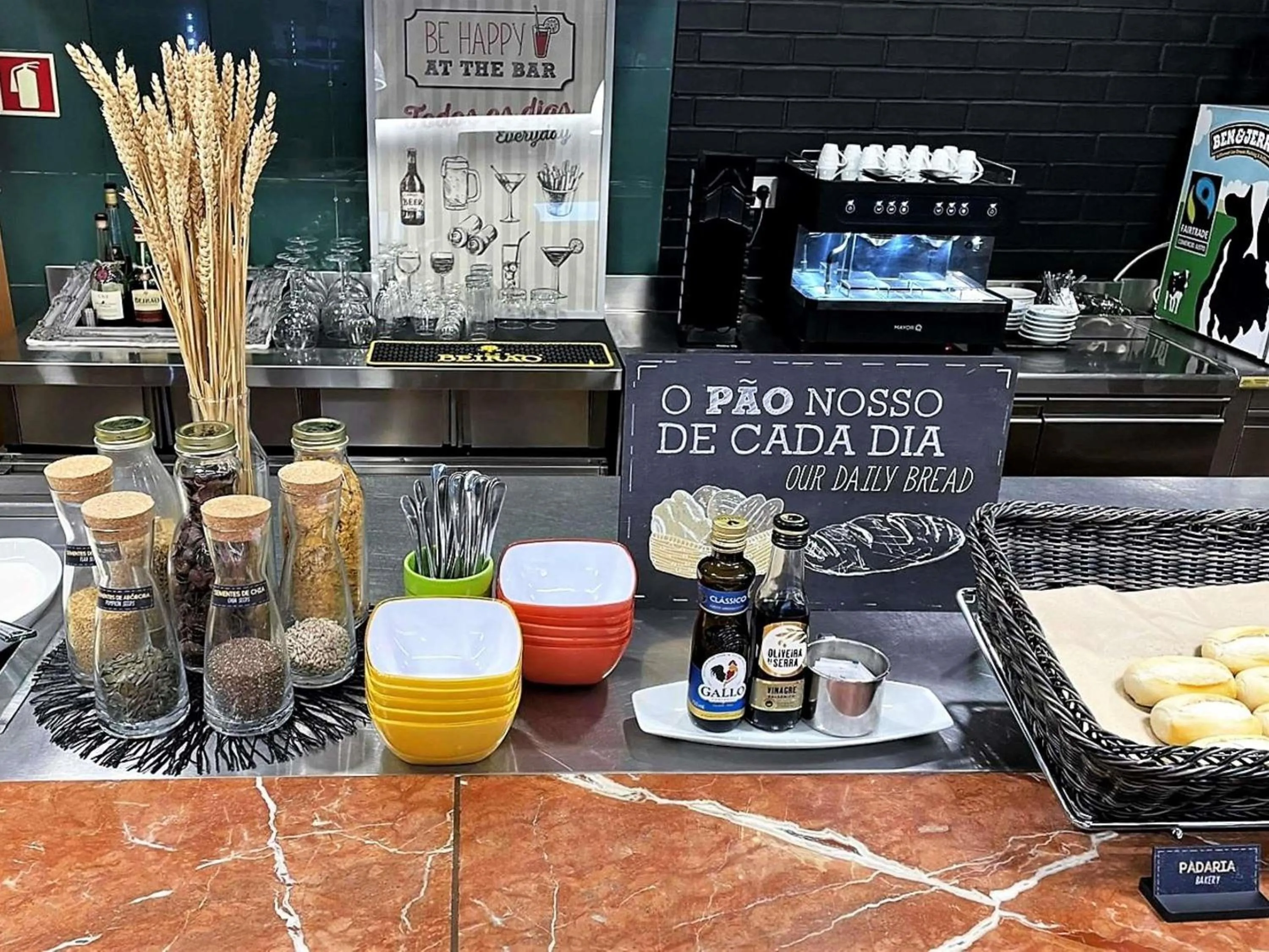 Lounge or bar in Hotel ibis Leiria Fatima