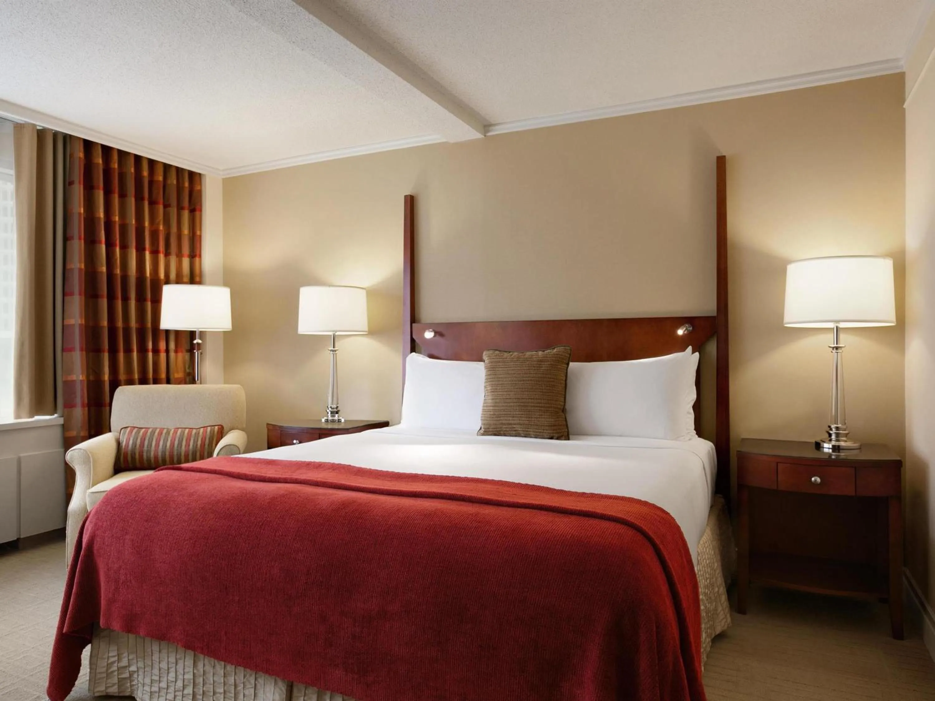 Bedroom, Bed in Fairmont Winnipeg