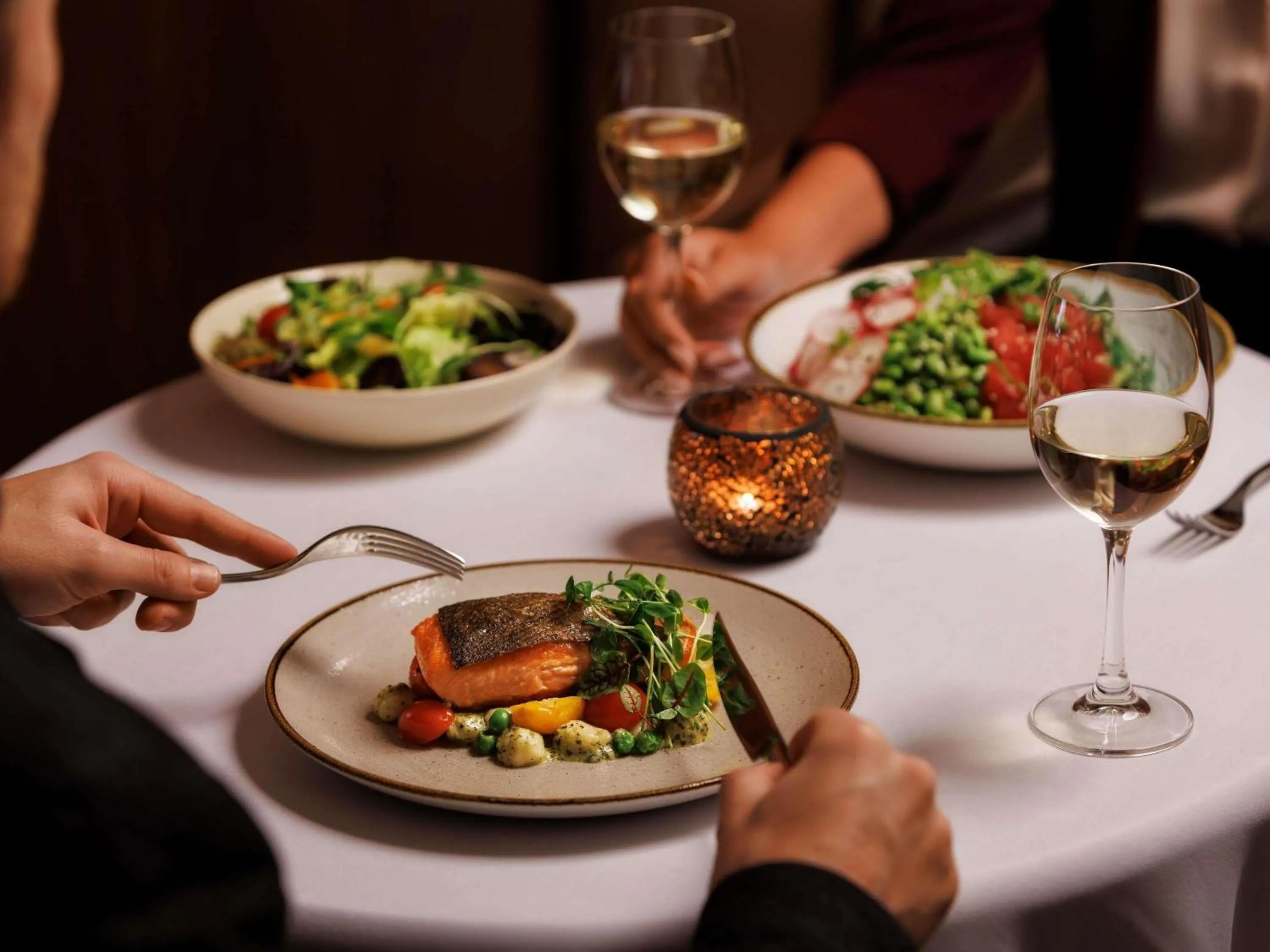 Restaurant/places to eat in Fairmont Winnipeg