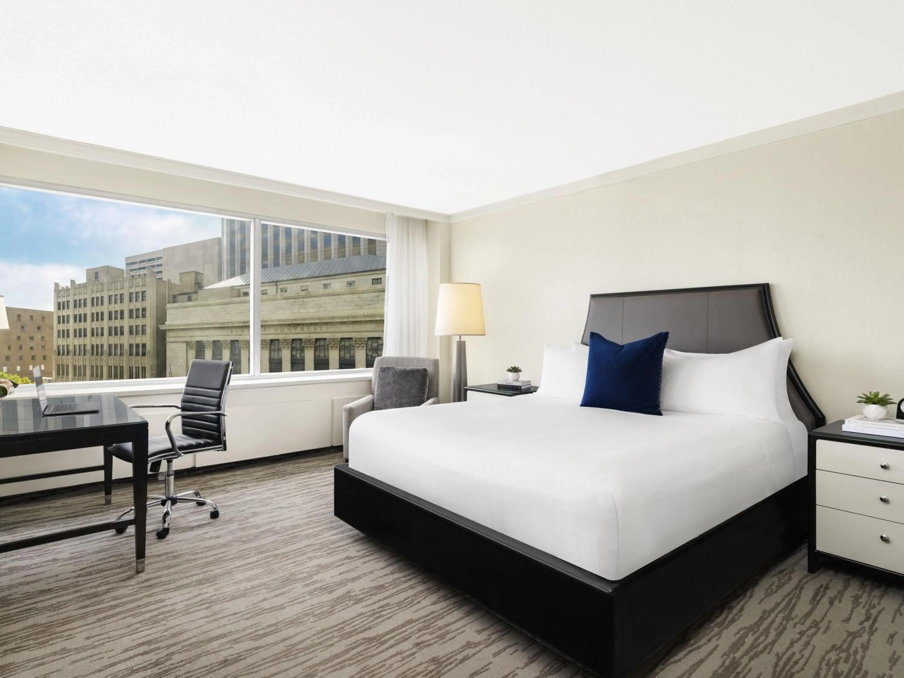 Bedroom, Bed in Fairmont Winnipeg