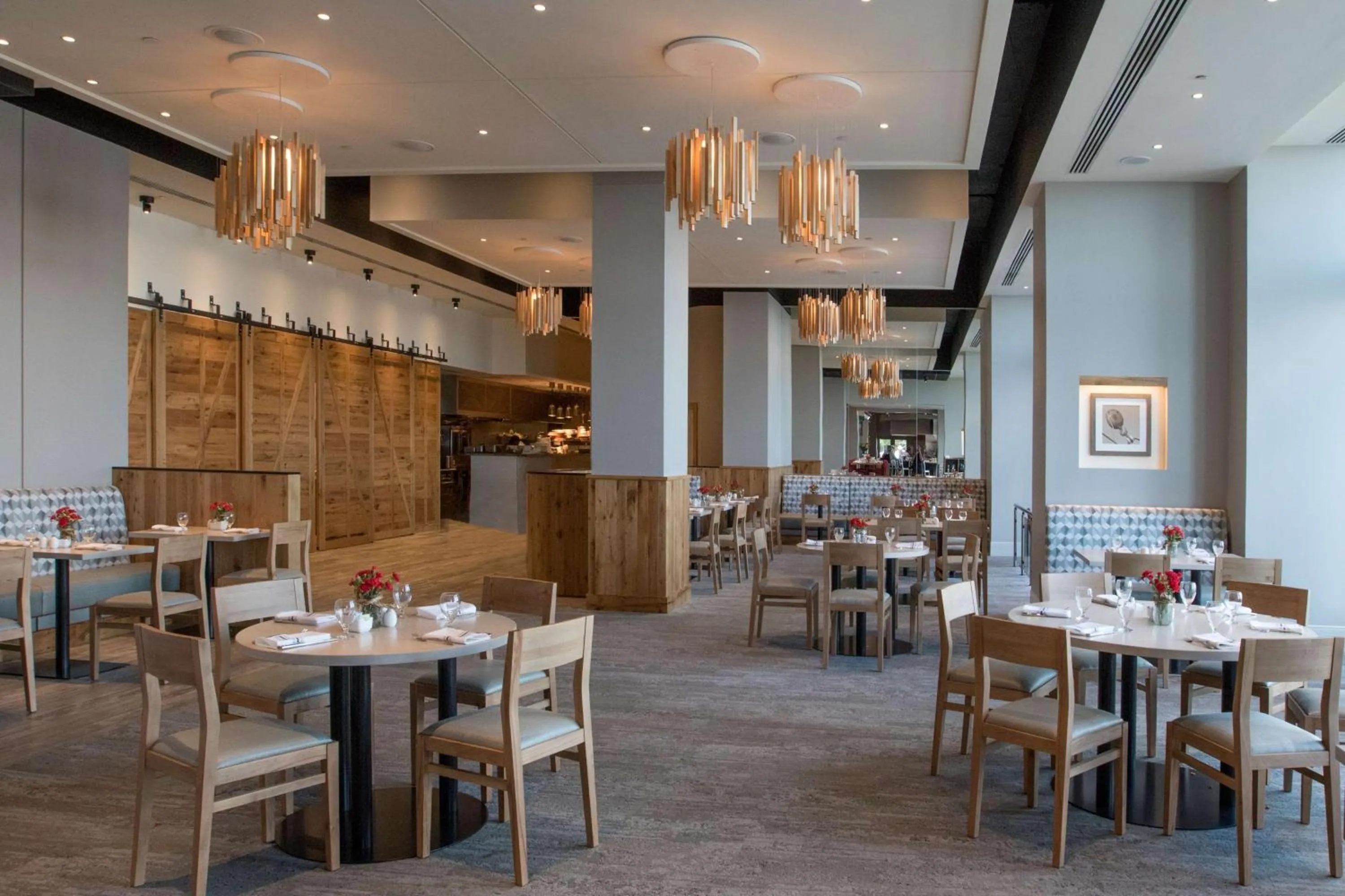 Restaurant/places to eat in Hilton Philadelphia at Penn's Landing