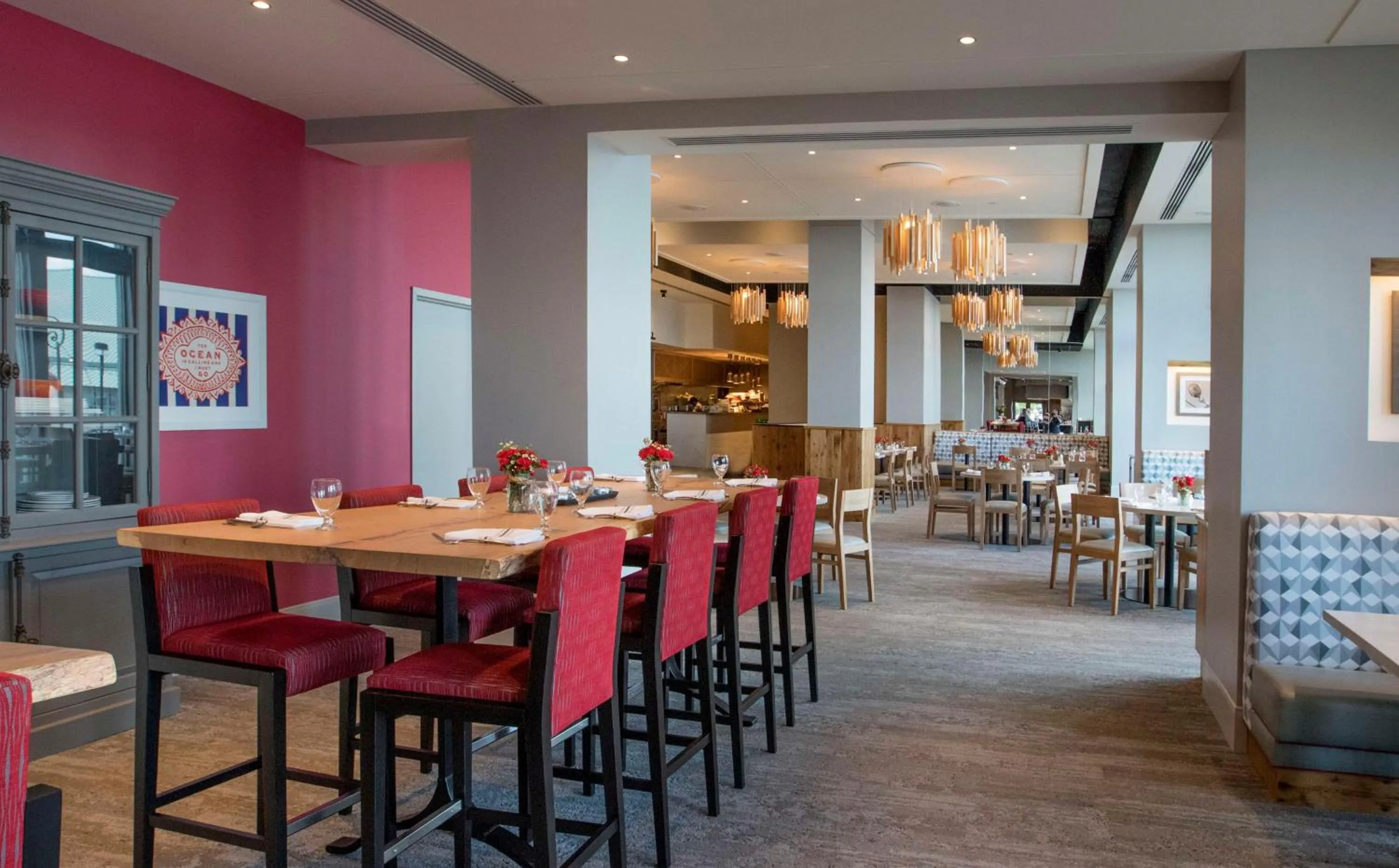 Restaurant/places to eat in Hilton Philadelphia at Penn's Landing