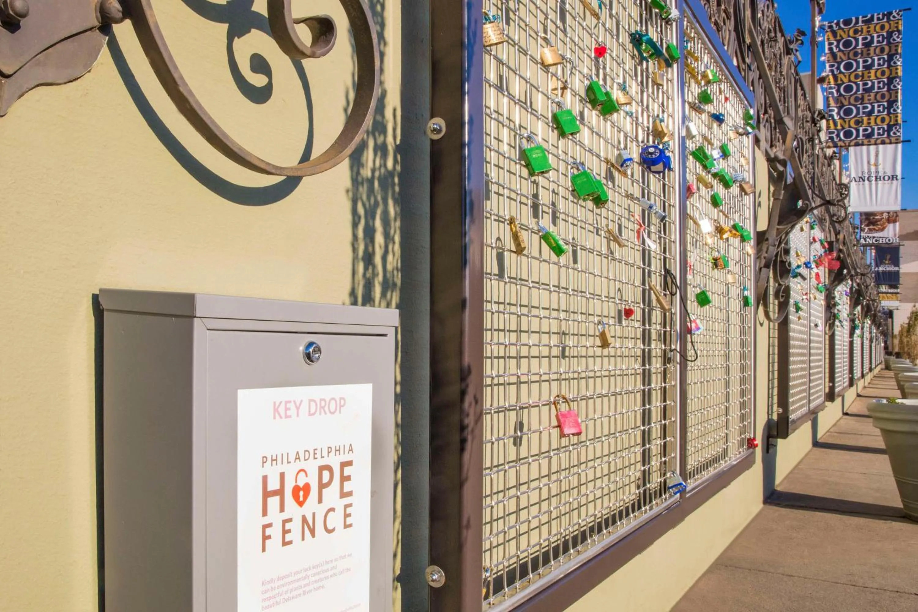 Property building in Hilton Philadelphia at Penn's Landing