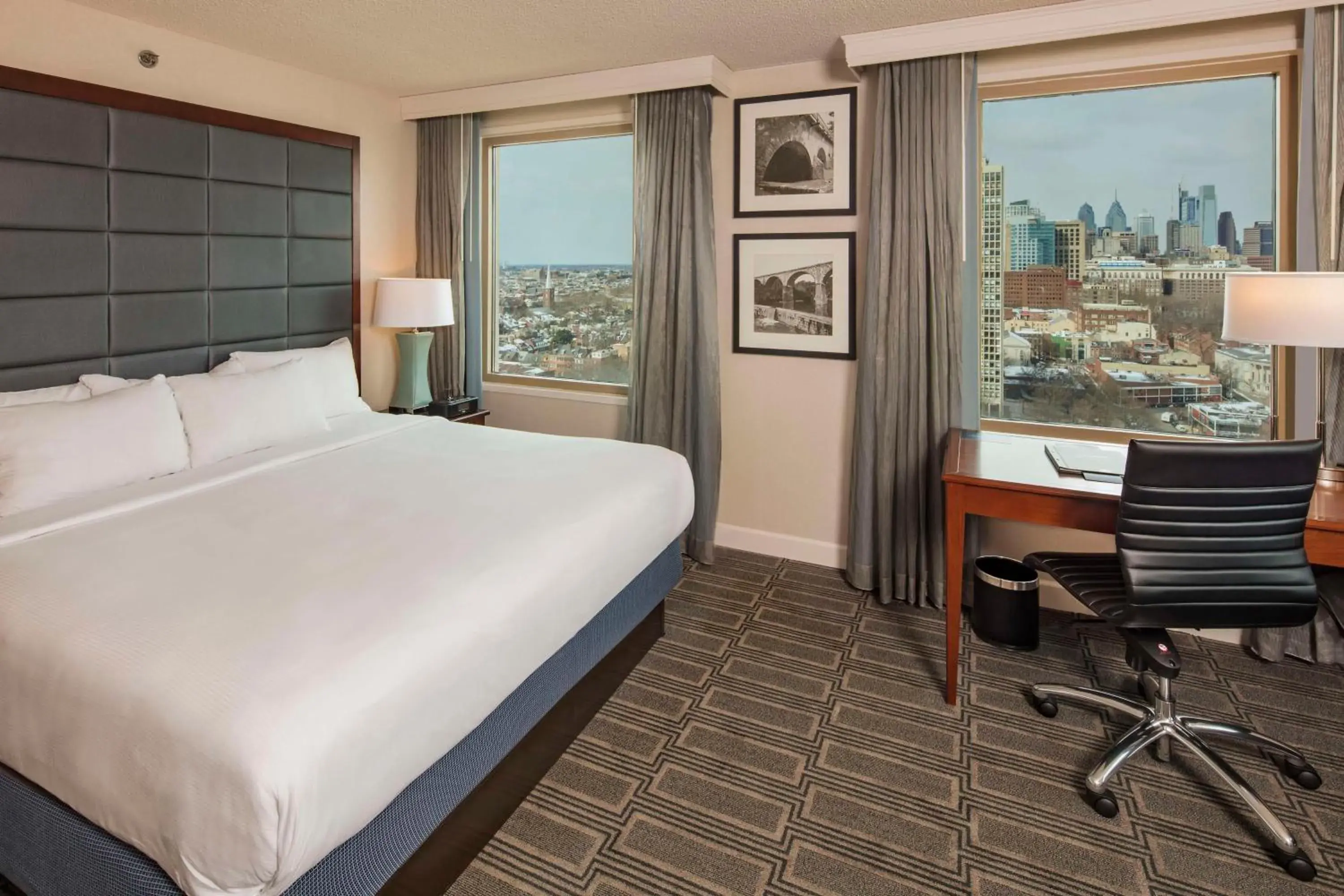 King Room in Hilton Philadelphia at Penn's Landing King Room in Hilton Philadelphia at Penn's Landing
