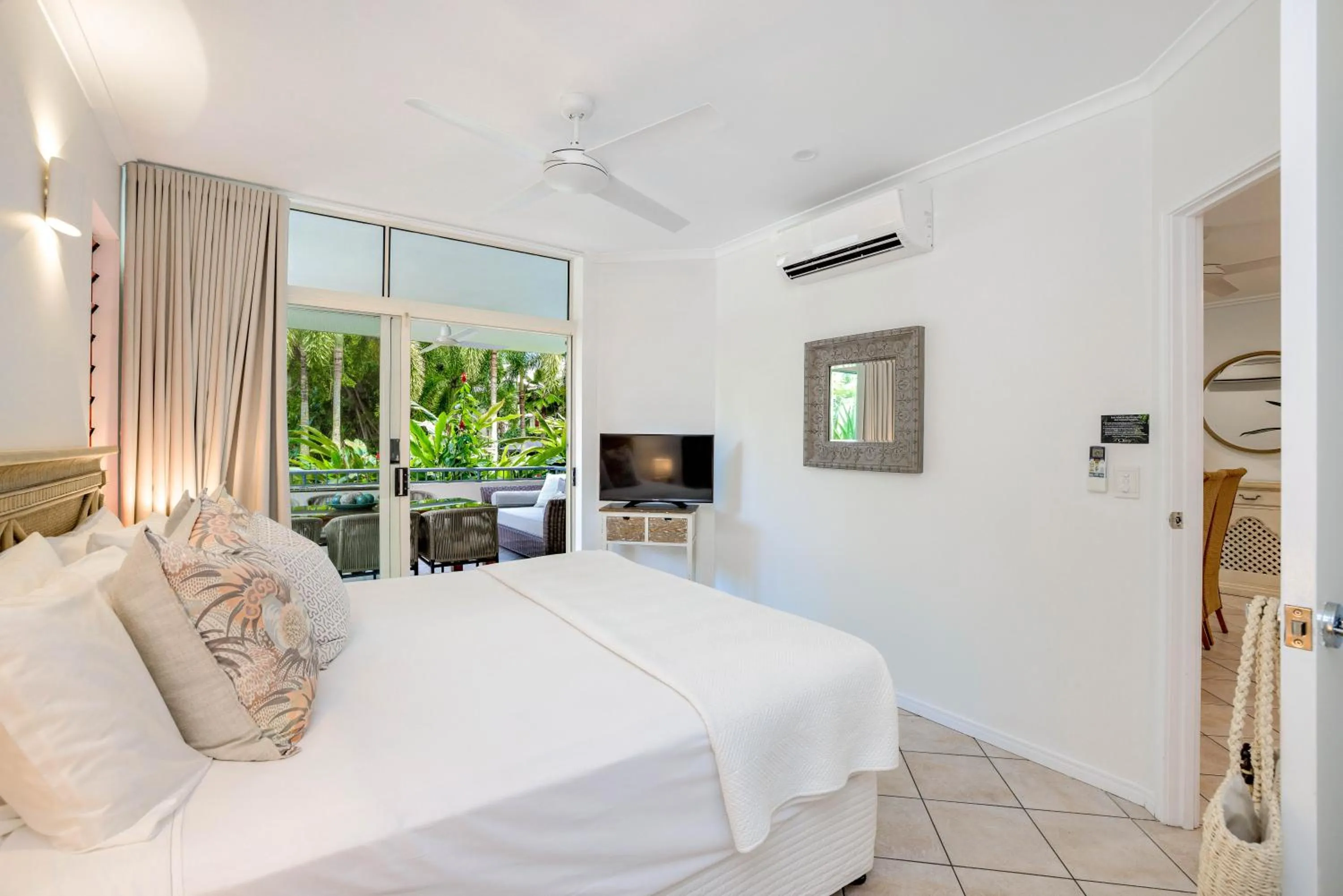 Bed in Oasis at Palm Cove