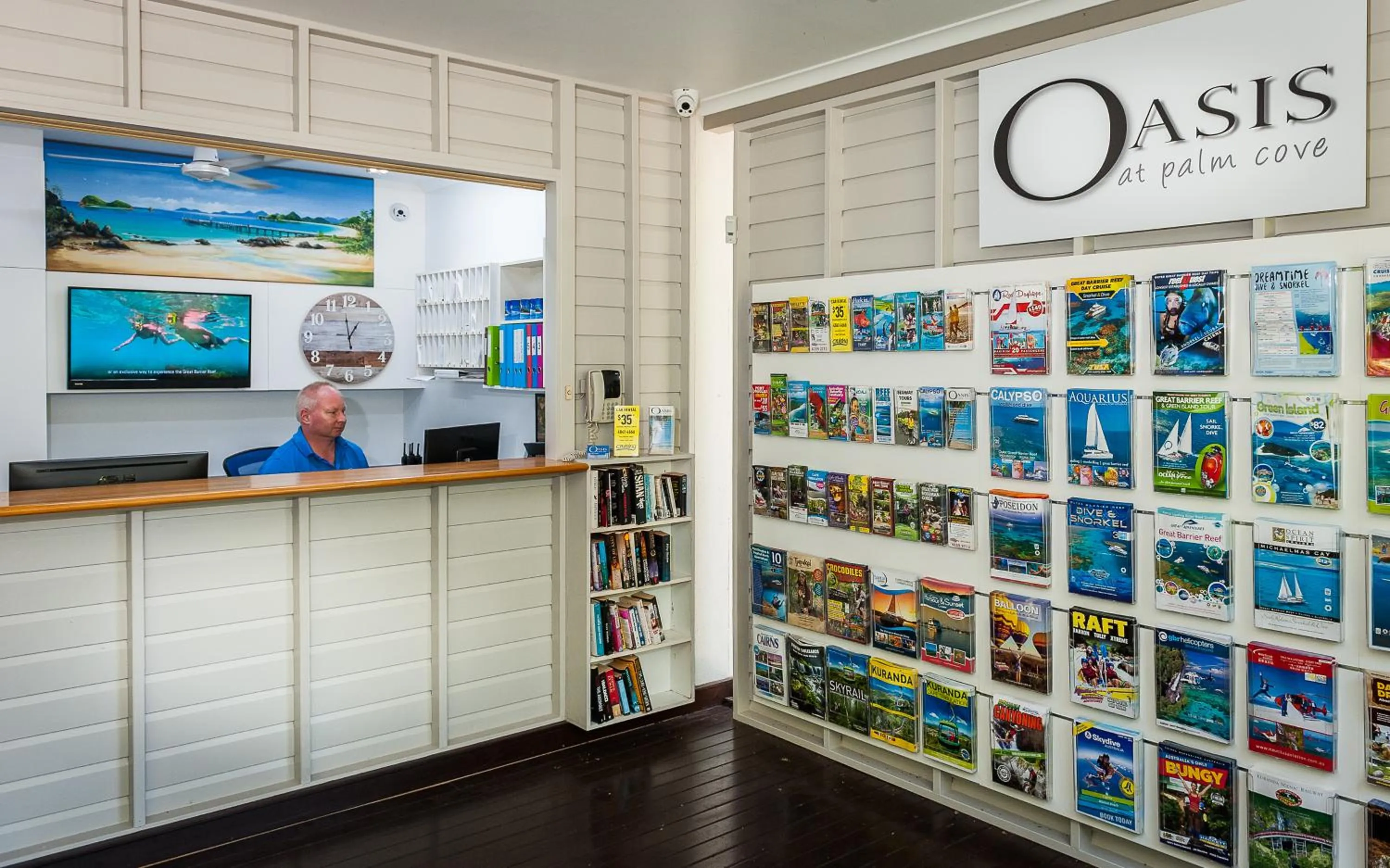 Lobby or reception in Oasis at Palm Cove