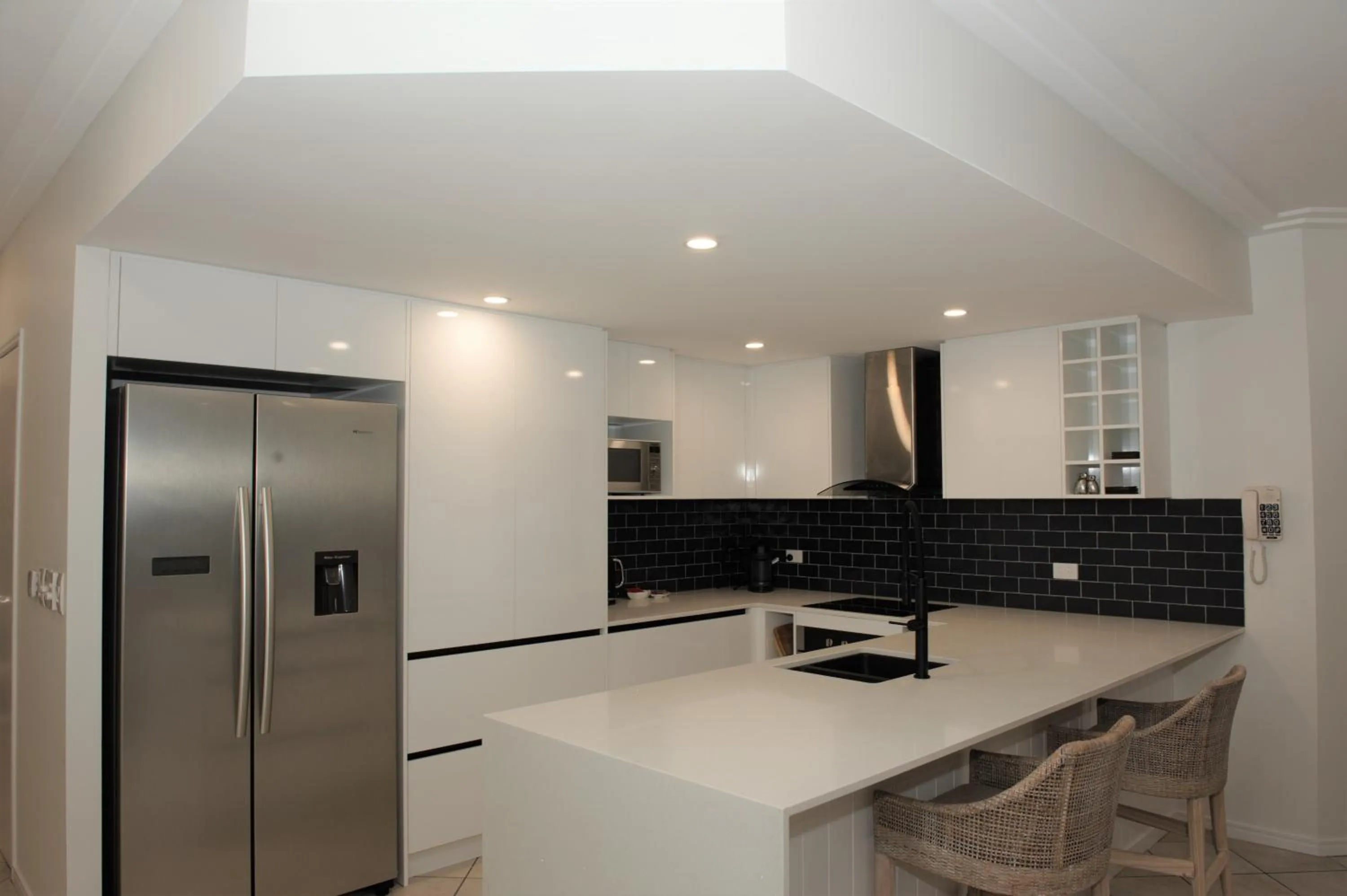 Kitchen or kitchenette in Oasis at Palm Cove