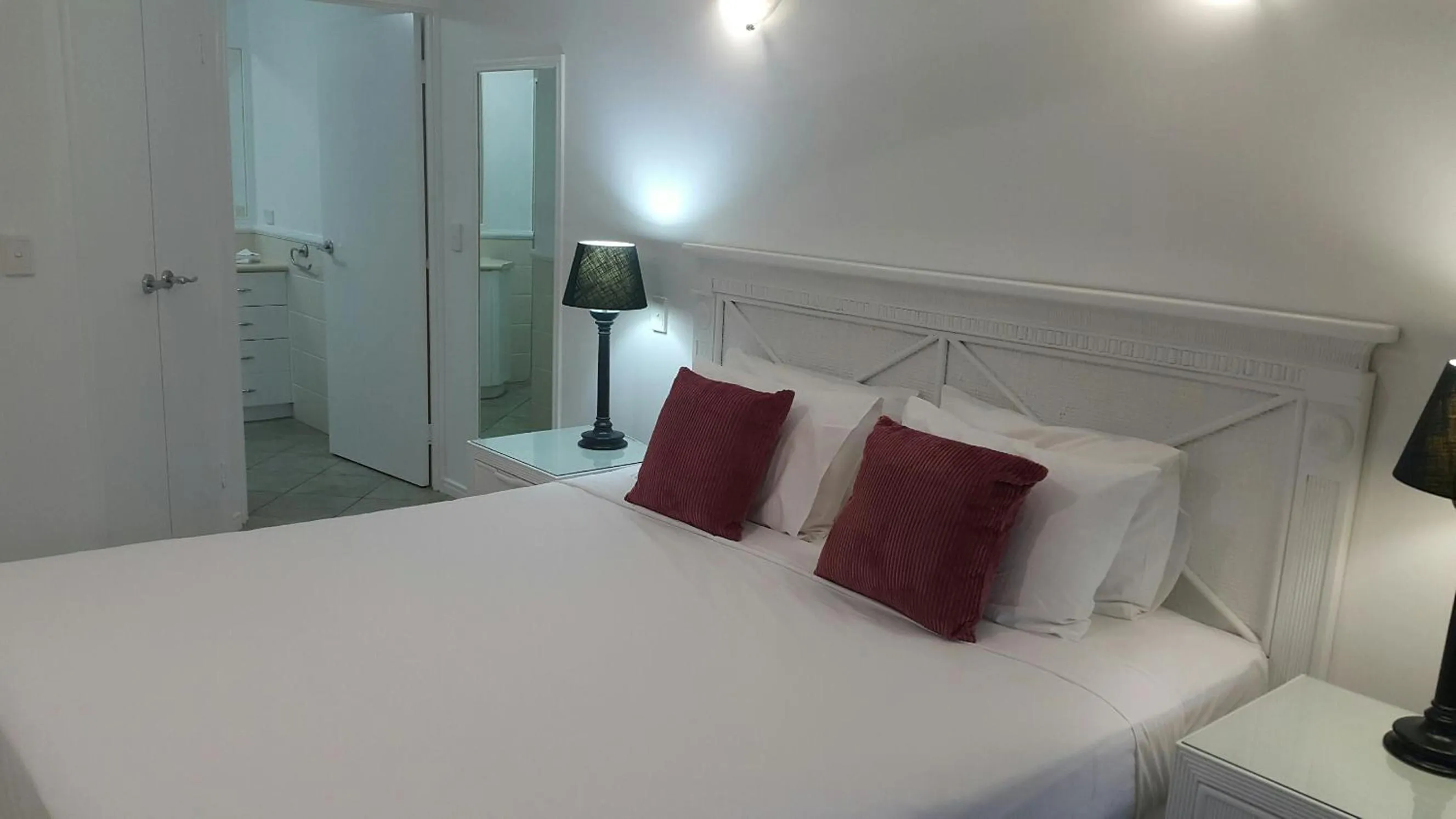 Bed in Oasis at Palm Cove