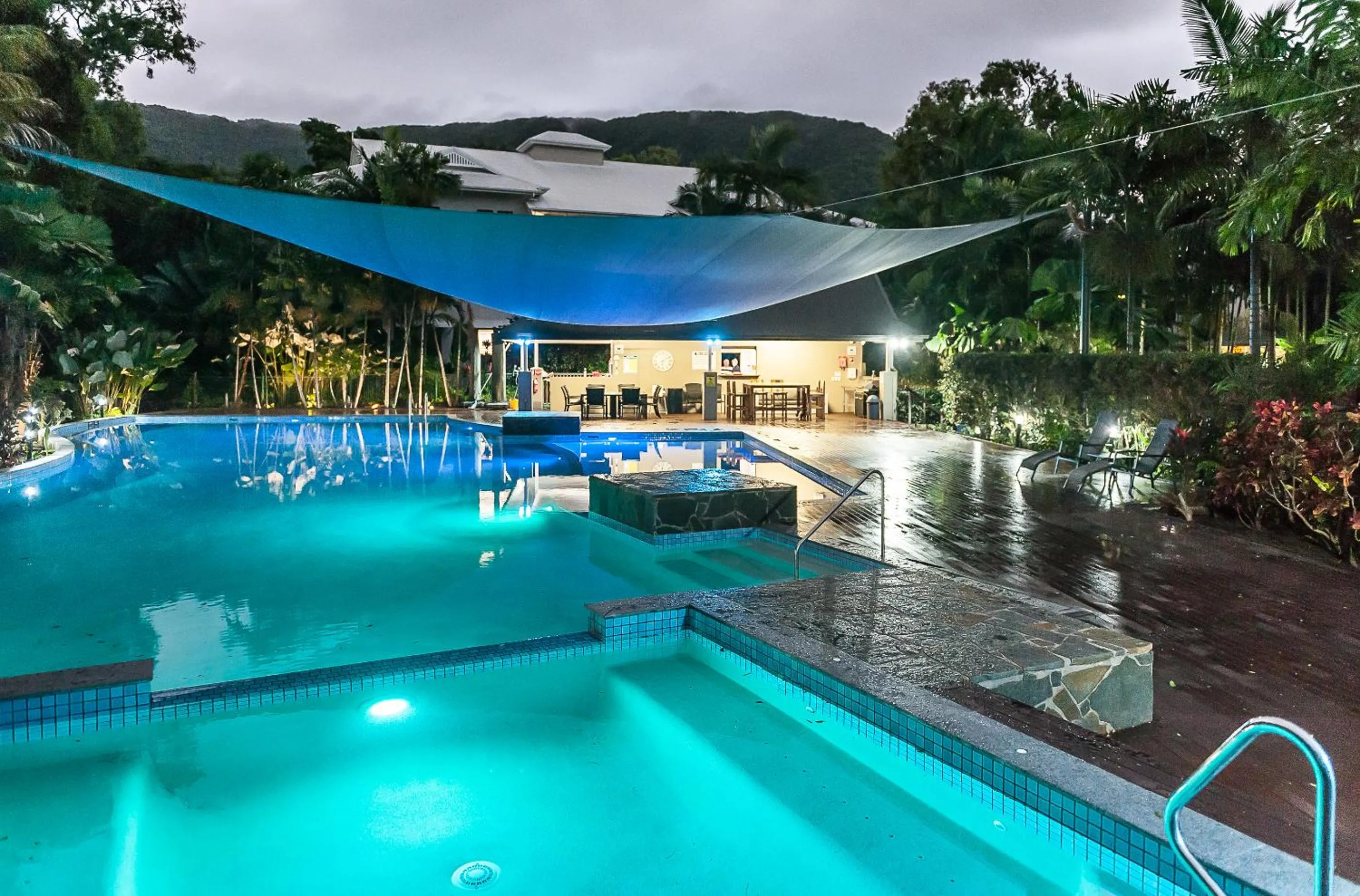 Swimming pool in Oasis at Palm Cove
