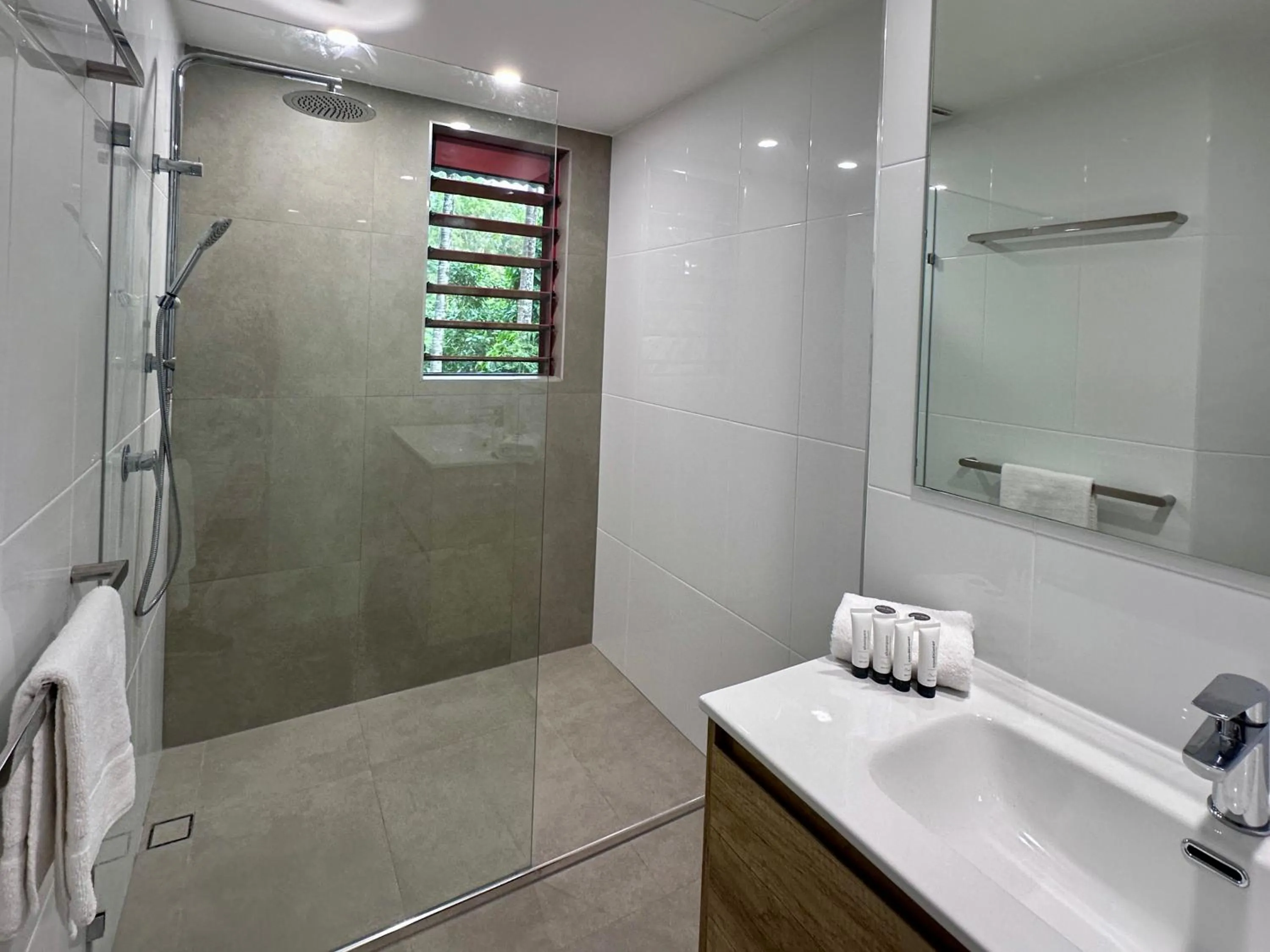 Bathroom in Oasis at Palm Cove