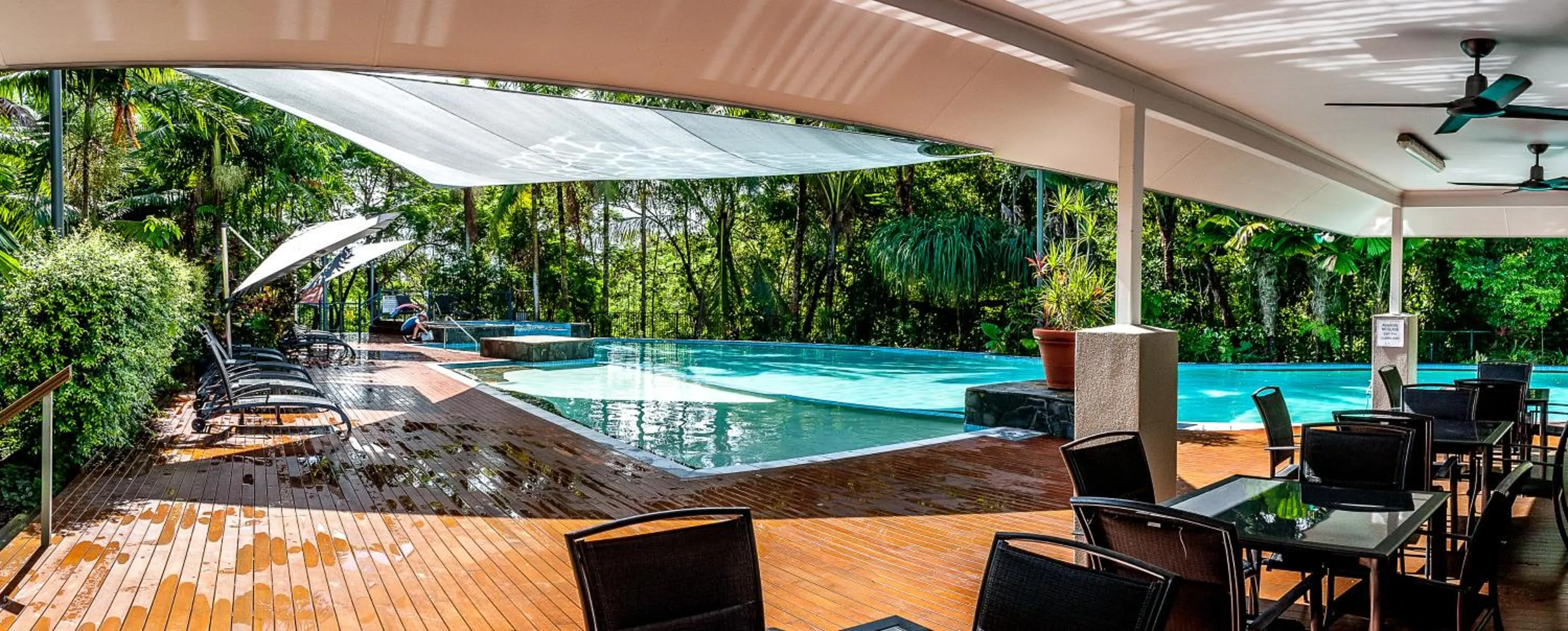 Swimming pool in Oasis at Palm Cove