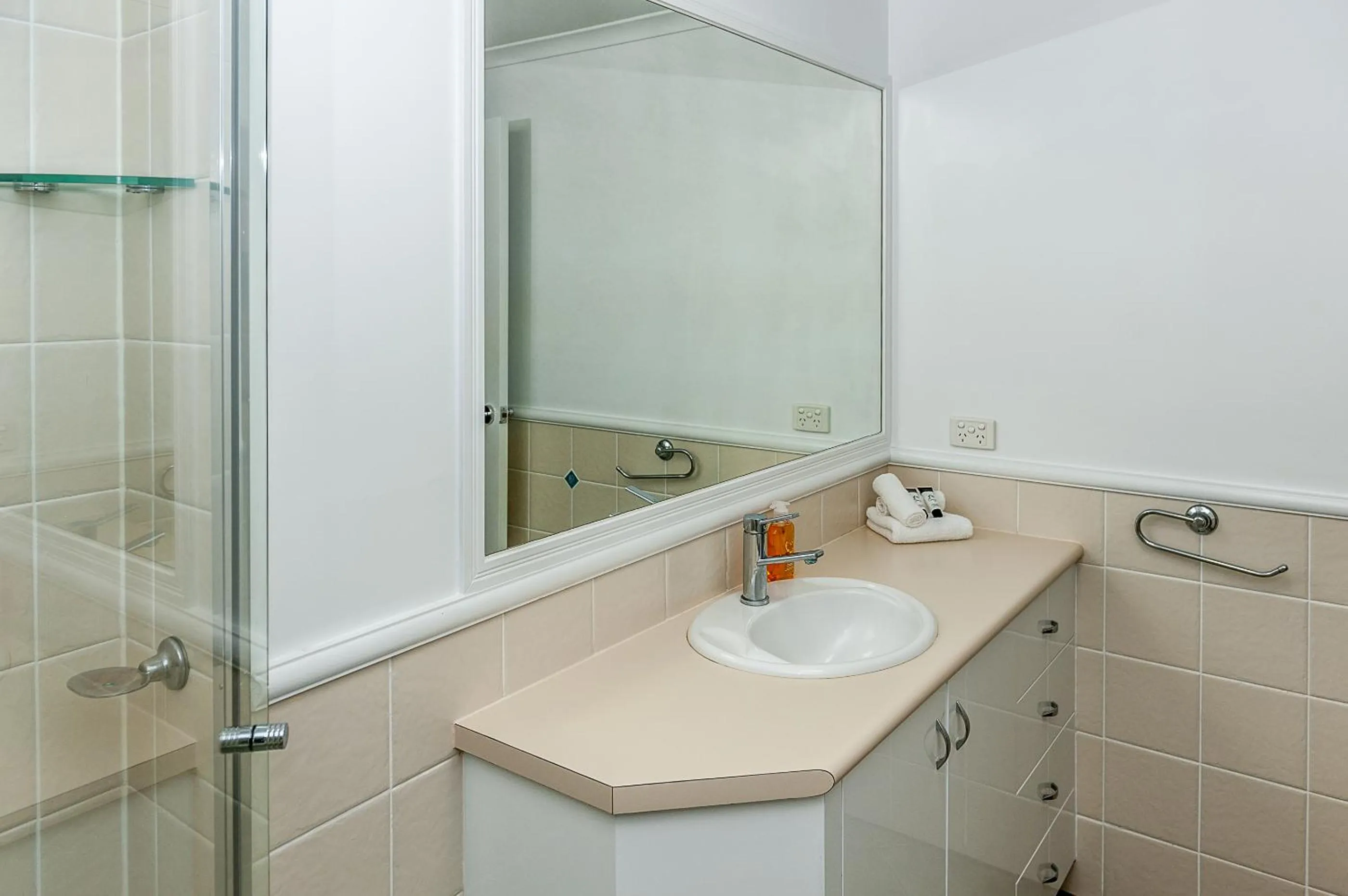 Bathroom in Oasis at Palm Cove