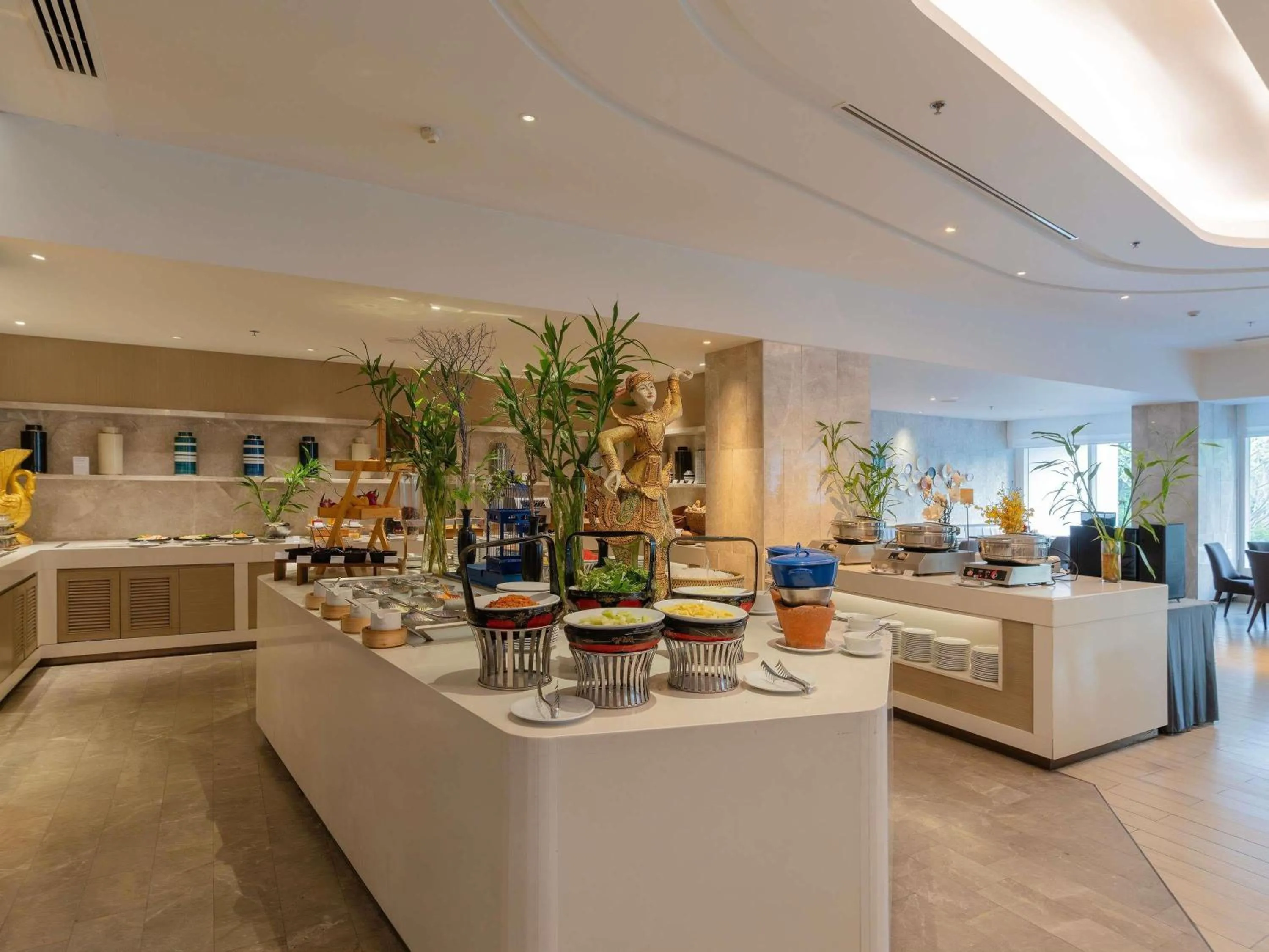 Restaurant/places to eat in Novotel Phuket City Phokeethra