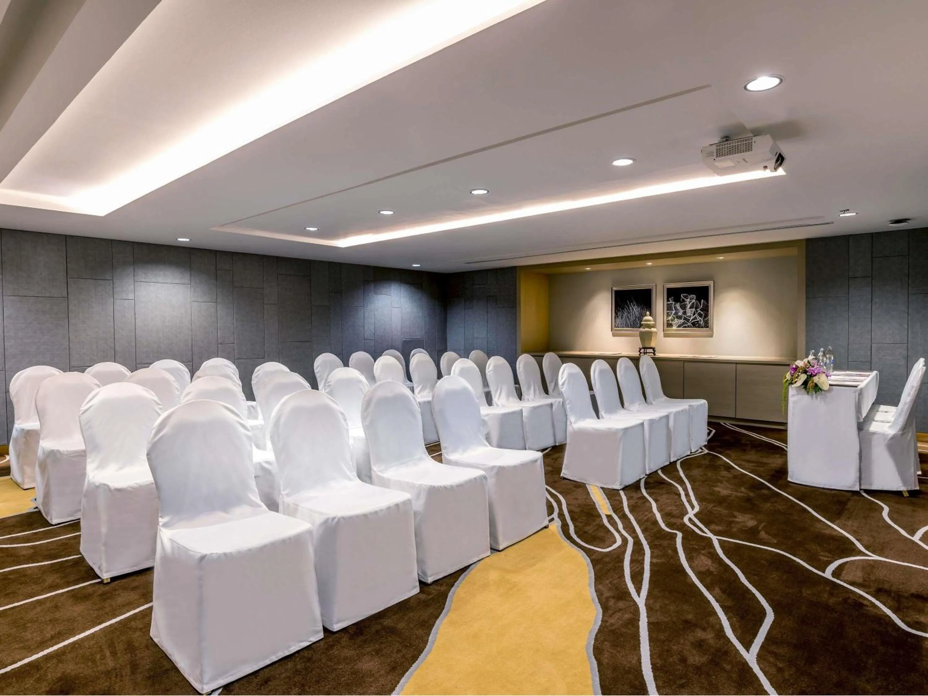 Meeting/conference room in Novotel Phuket City Phokeethra
