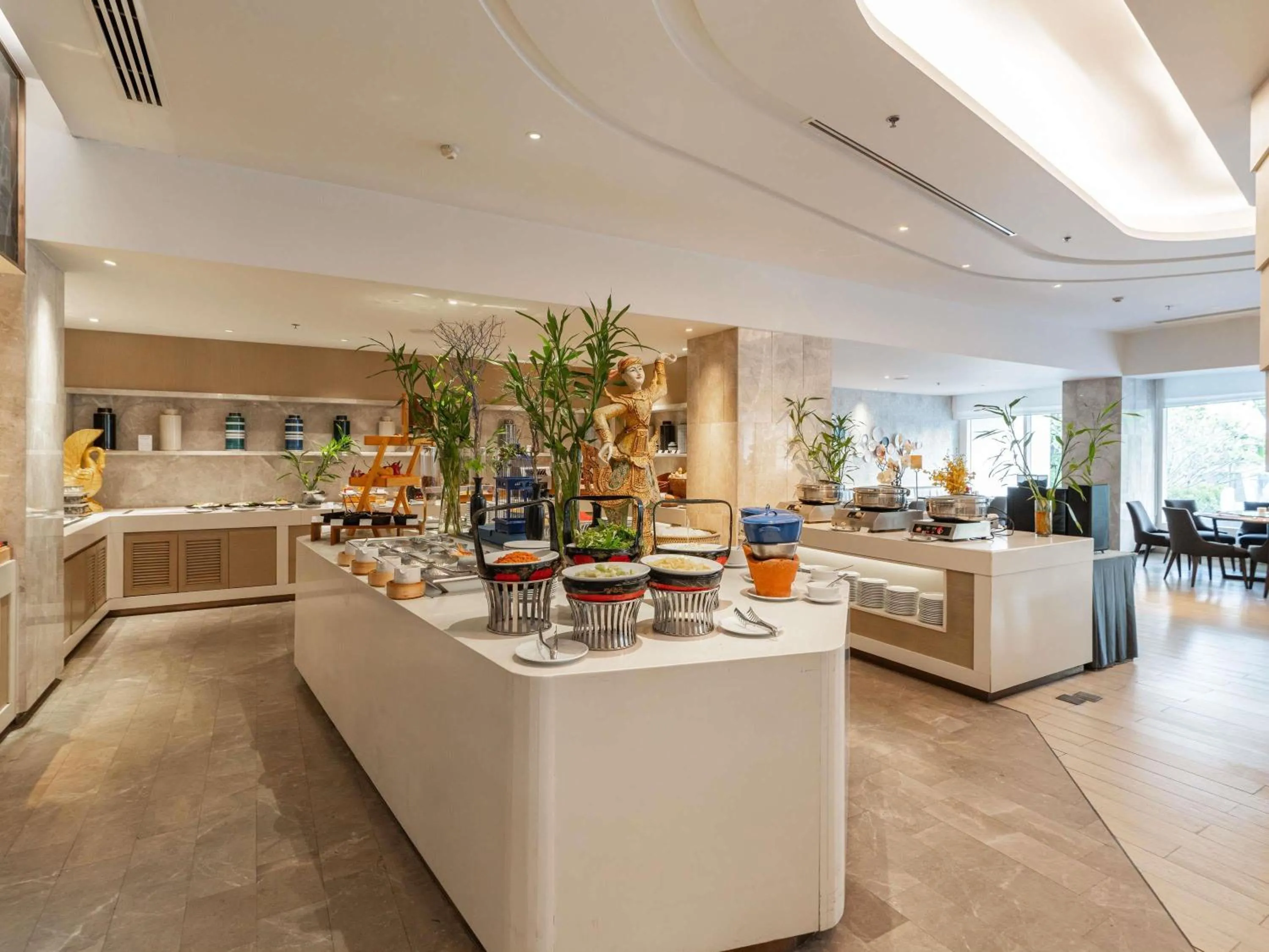 Restaurant/places to eat in Novotel Phuket City Phokeethra