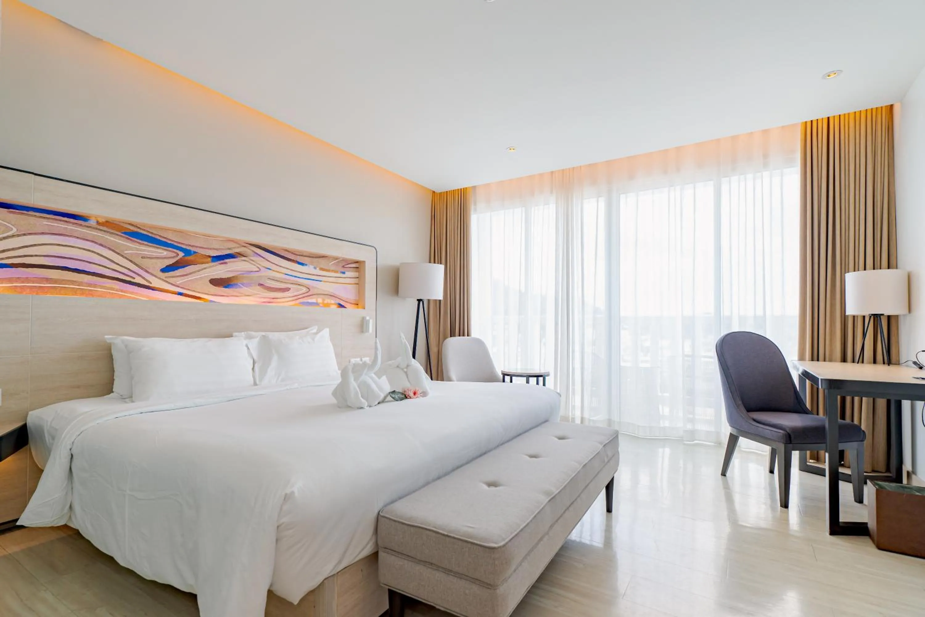 Bed in Novotel Phuket City Phokeethra