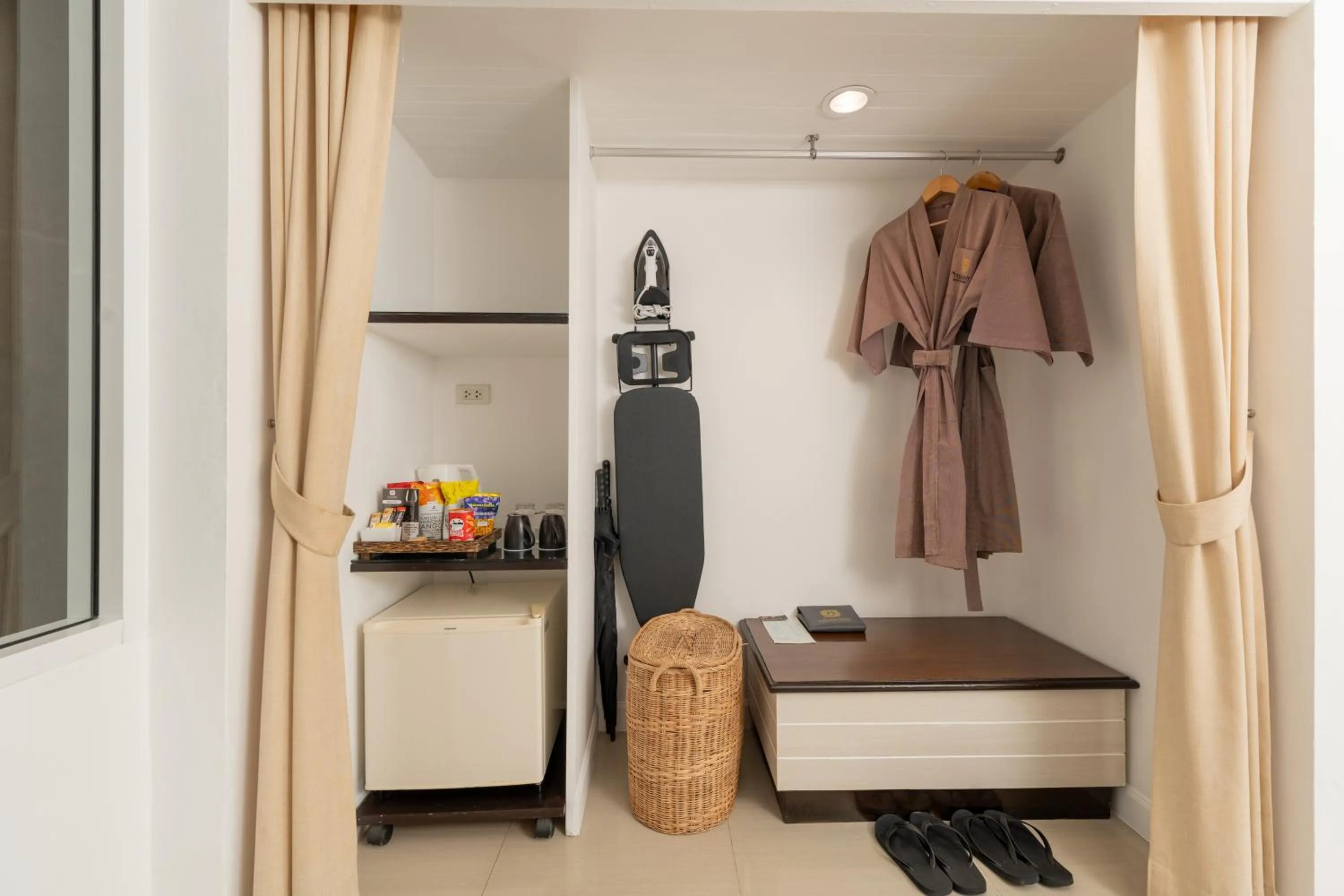 Coffee/tea facilities in Thavorn Beach Village Resort & Spa Phuket