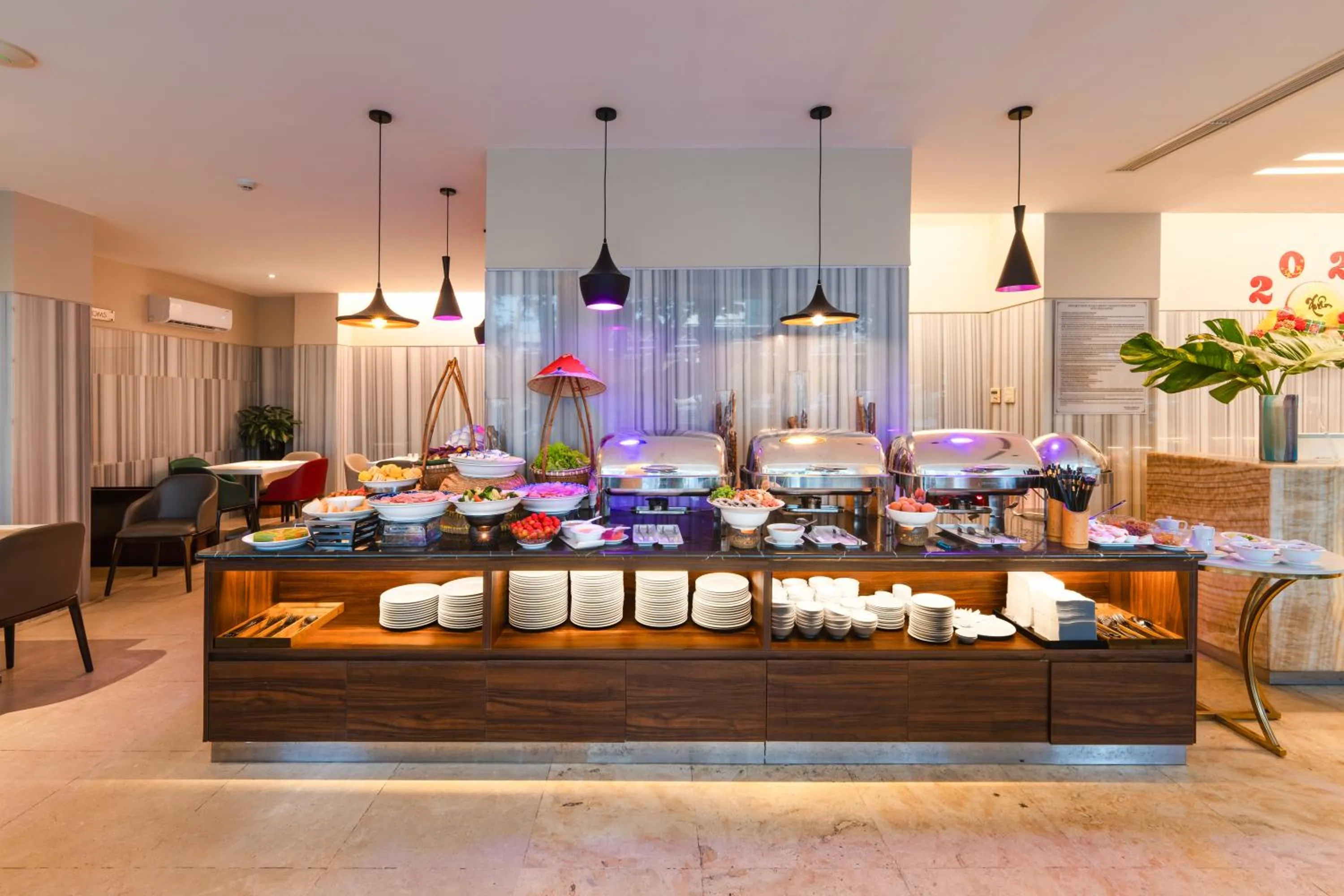 Food and drinks in Liberty Hotel Saigon Greenview