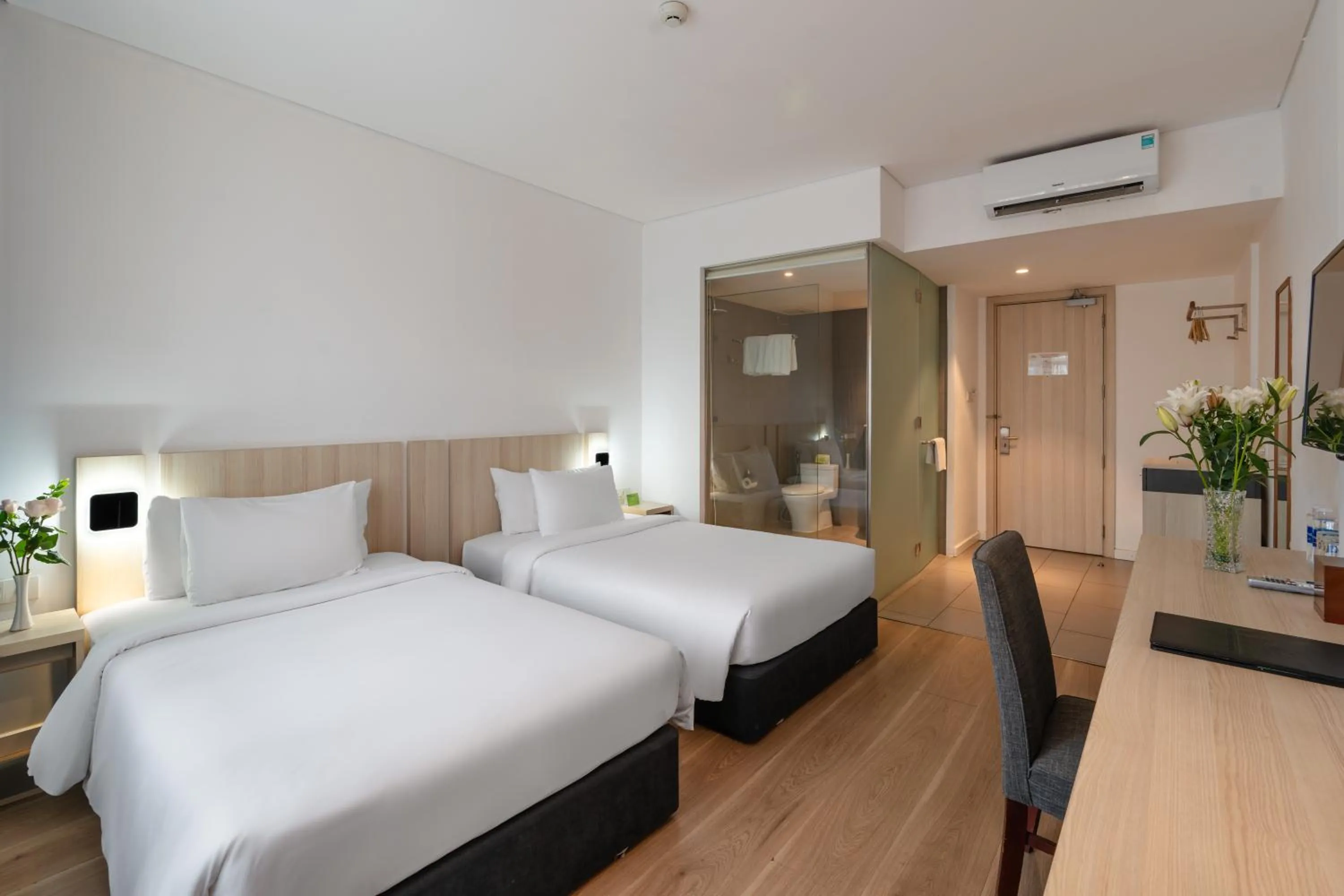 Bedroom, Bed in Liberty Hotel Saigon Greenview