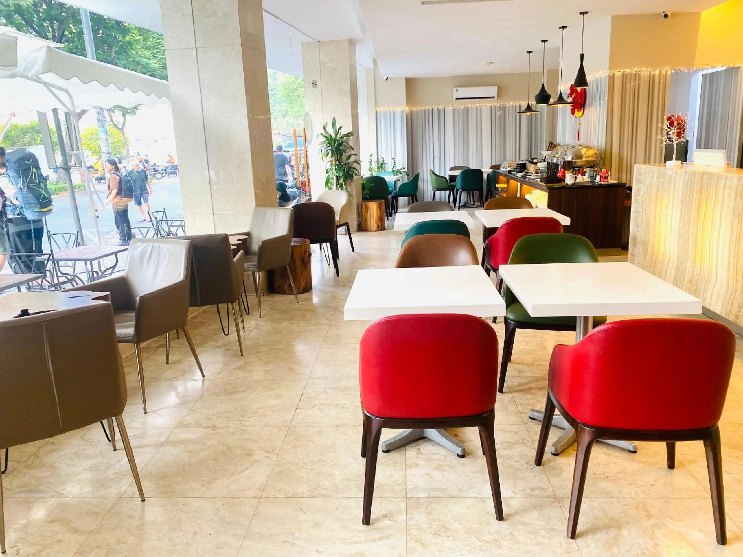 Restaurant/places to eat in Liberty Hotel Saigon Greenview