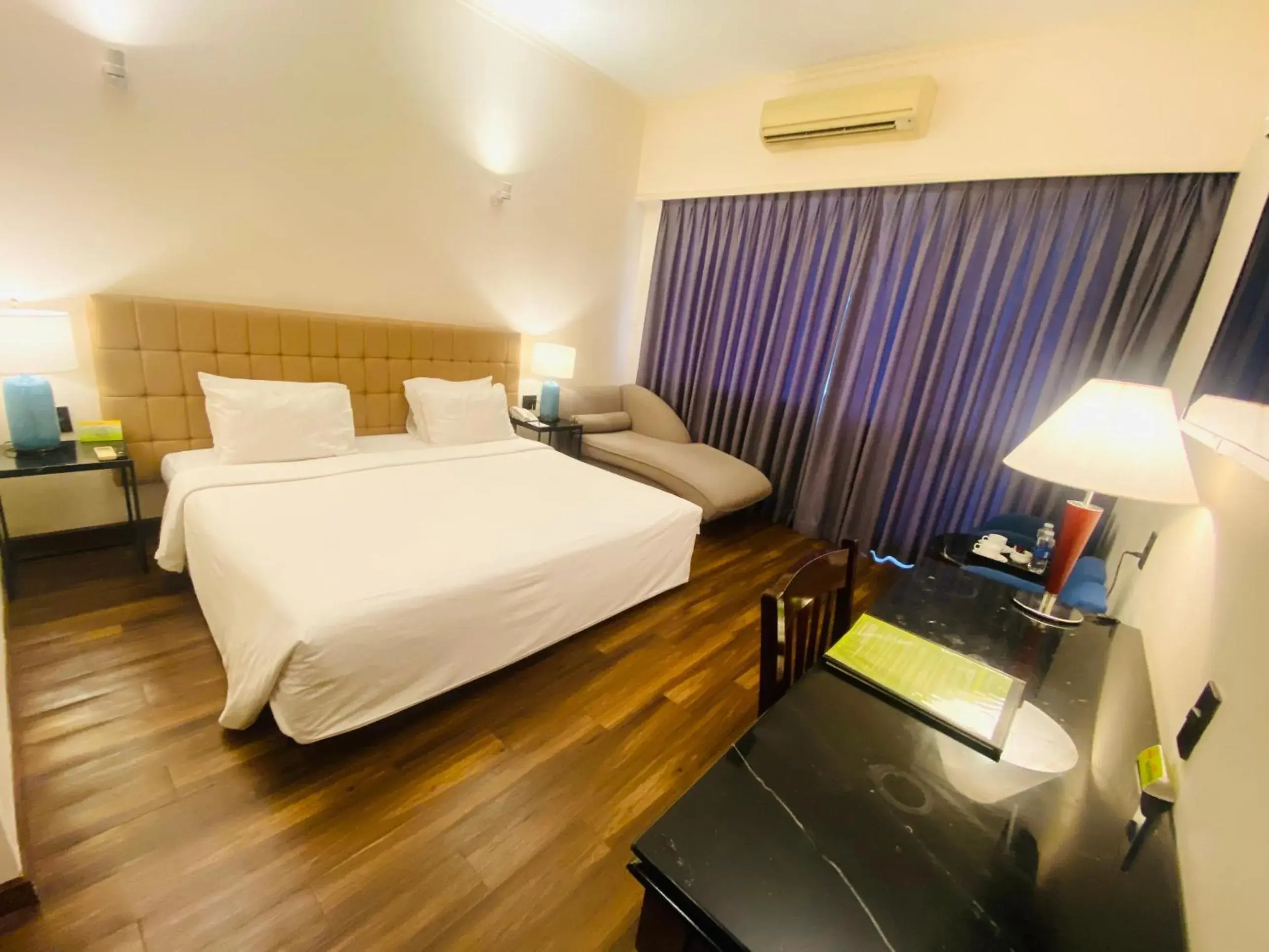 Executive Deluxe Room in Liberty 2 Hotel Executive Deluxe Room in Liberty 2 Hotel