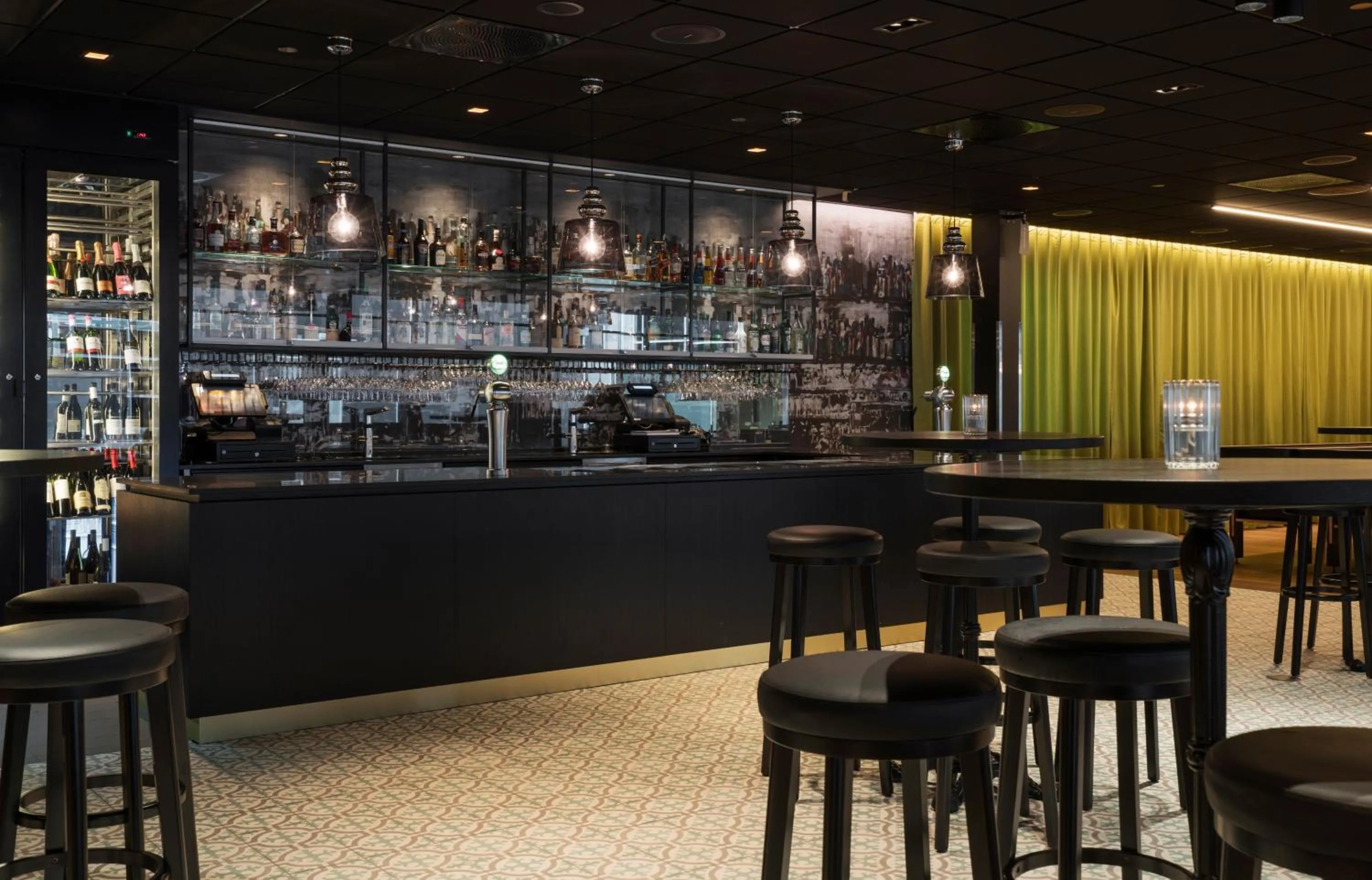 Lounge or bar in Thon Hotel Oslo Airport