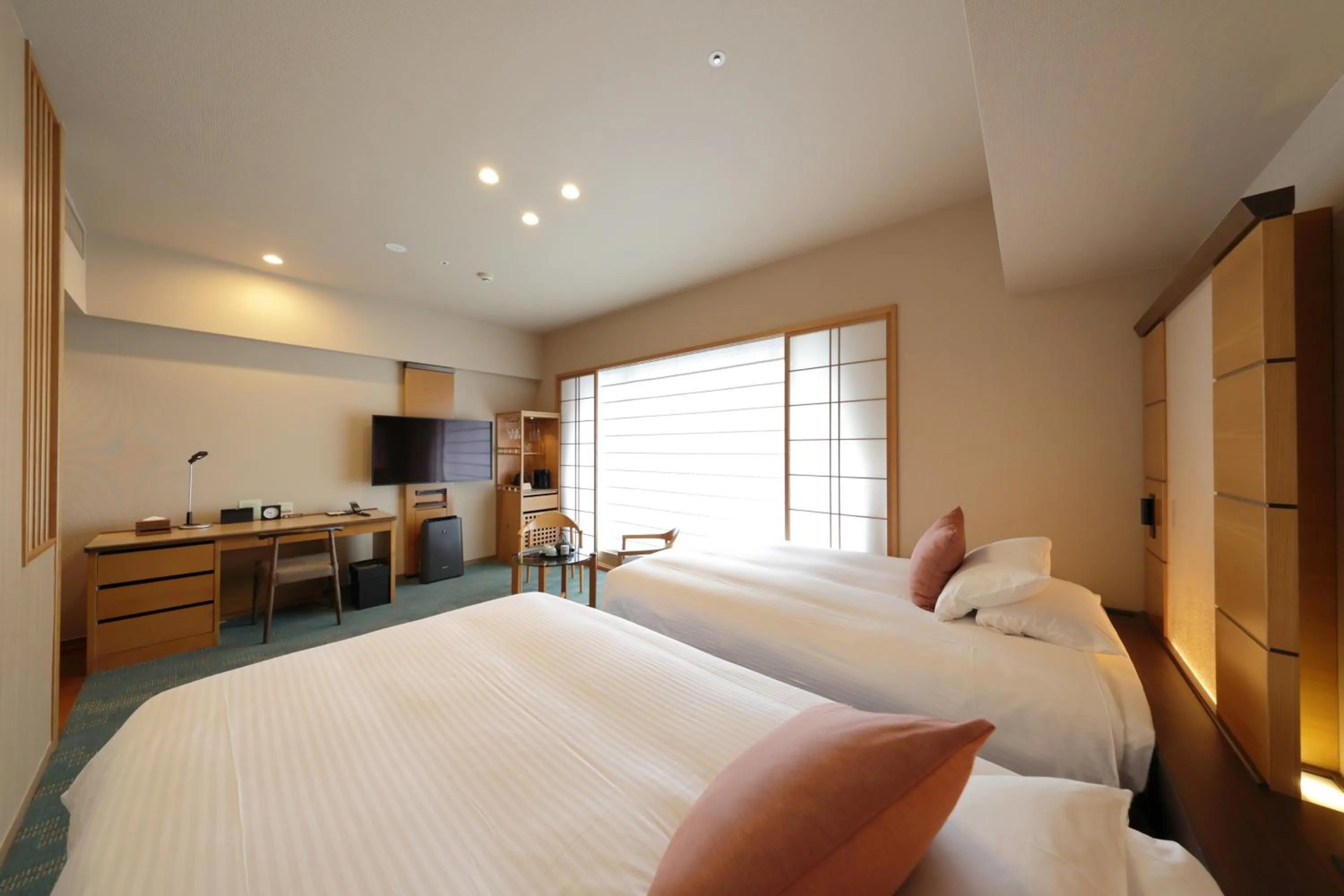 Photo of the whole room, Bed in Hotel Niwa Tokyo