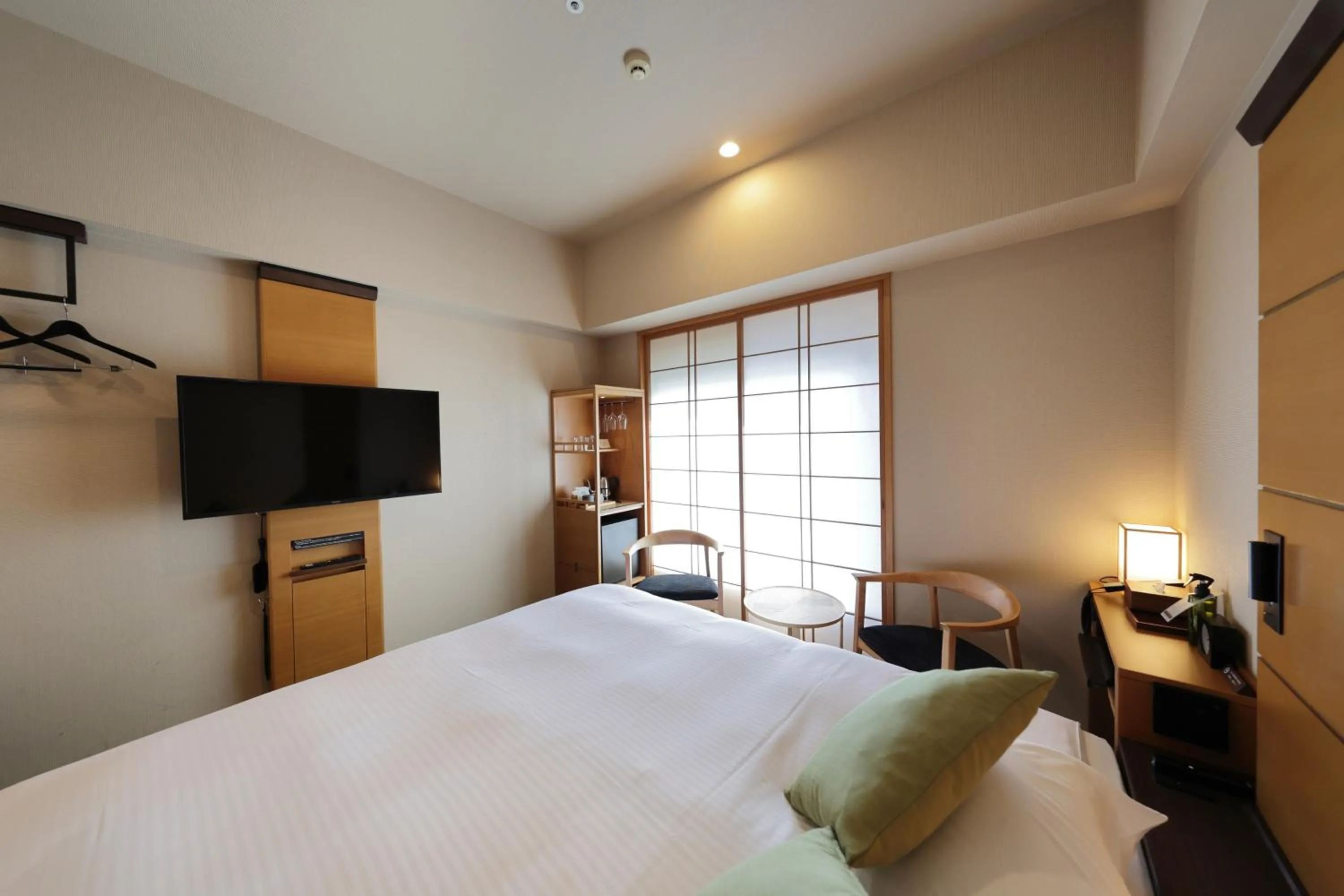 Photo of the whole room, Bed in Hotel Niwa Tokyo