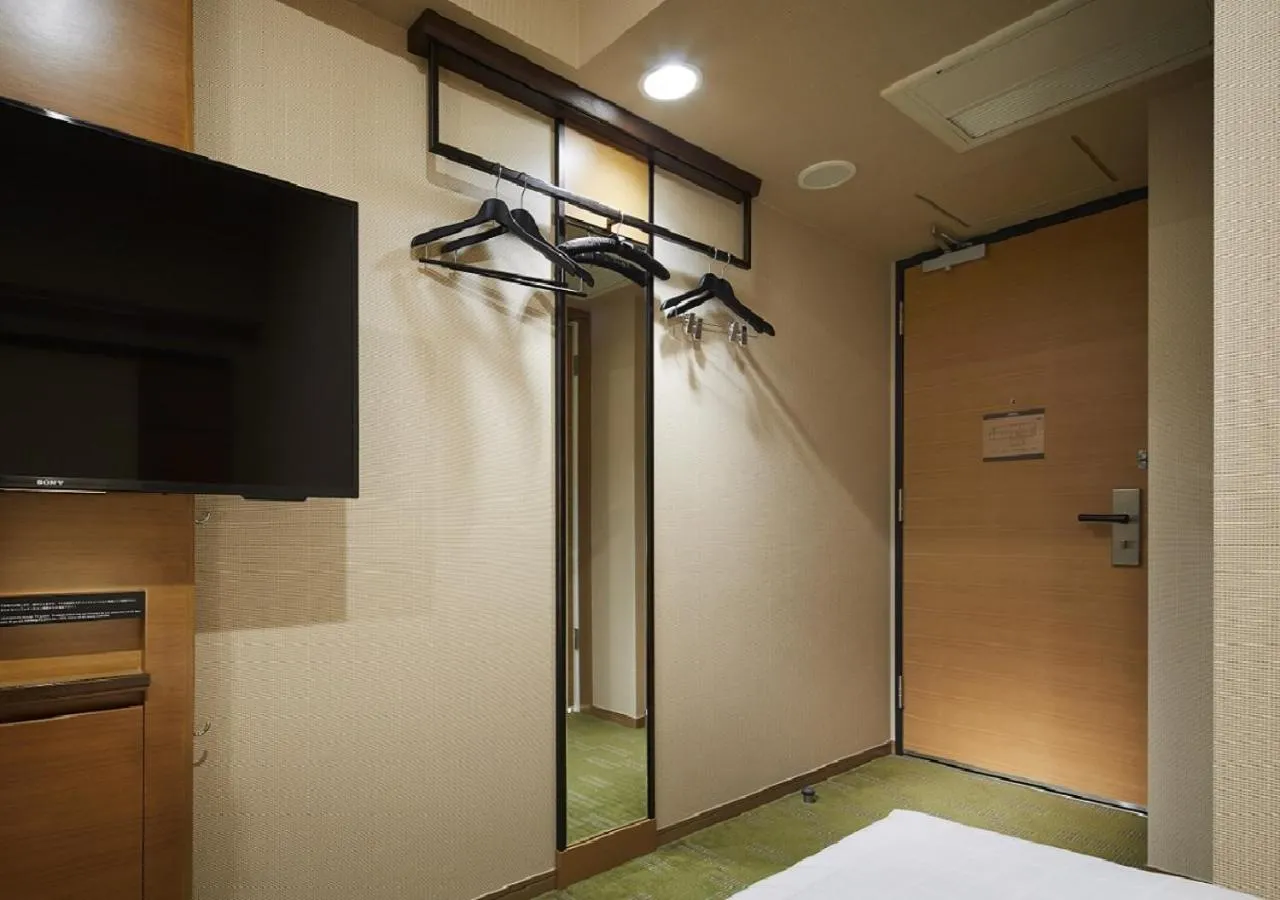Photo of the whole room, Bed in Hotel Niwa Tokyo