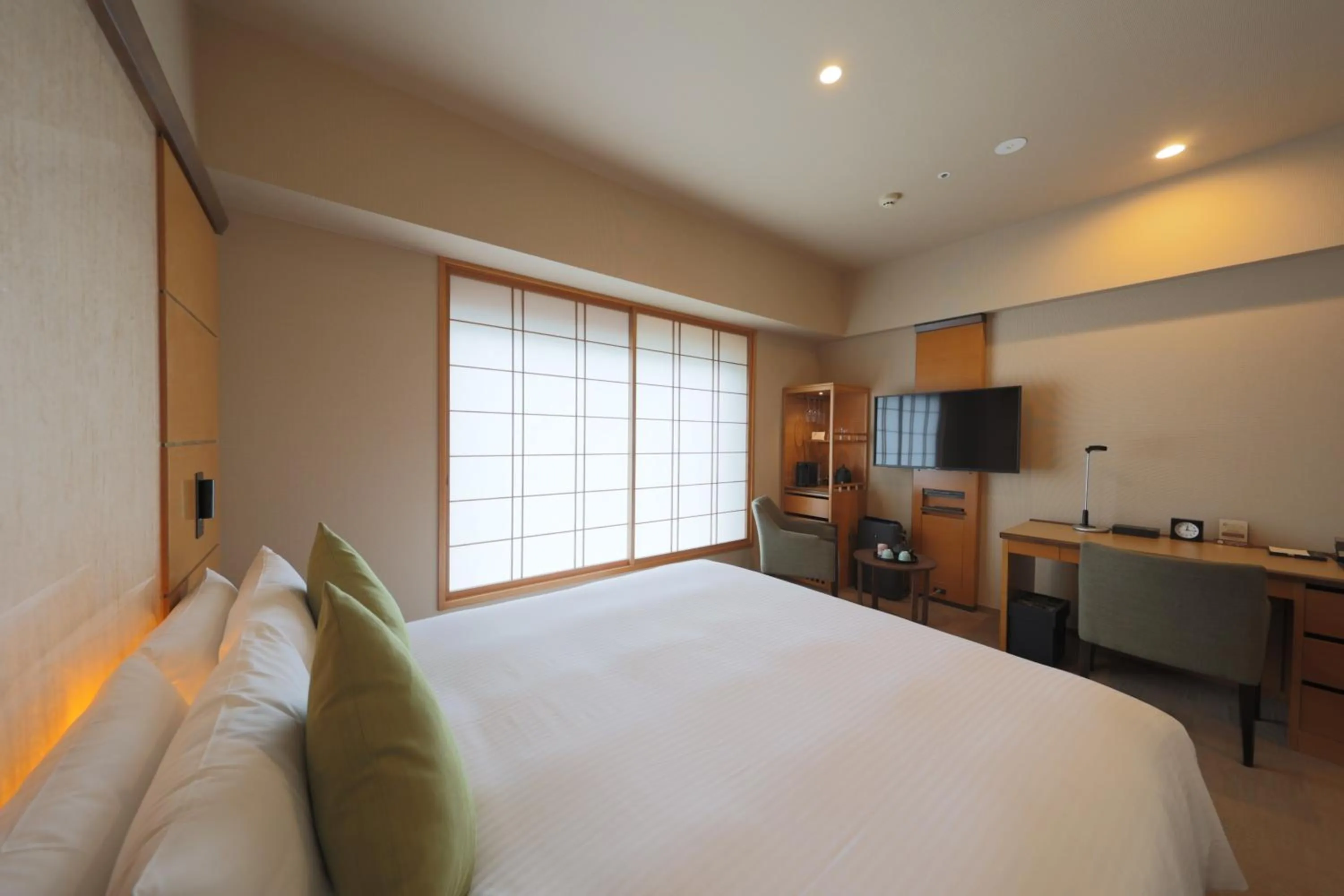 Photo of the whole room, Bed in Hotel Niwa Tokyo