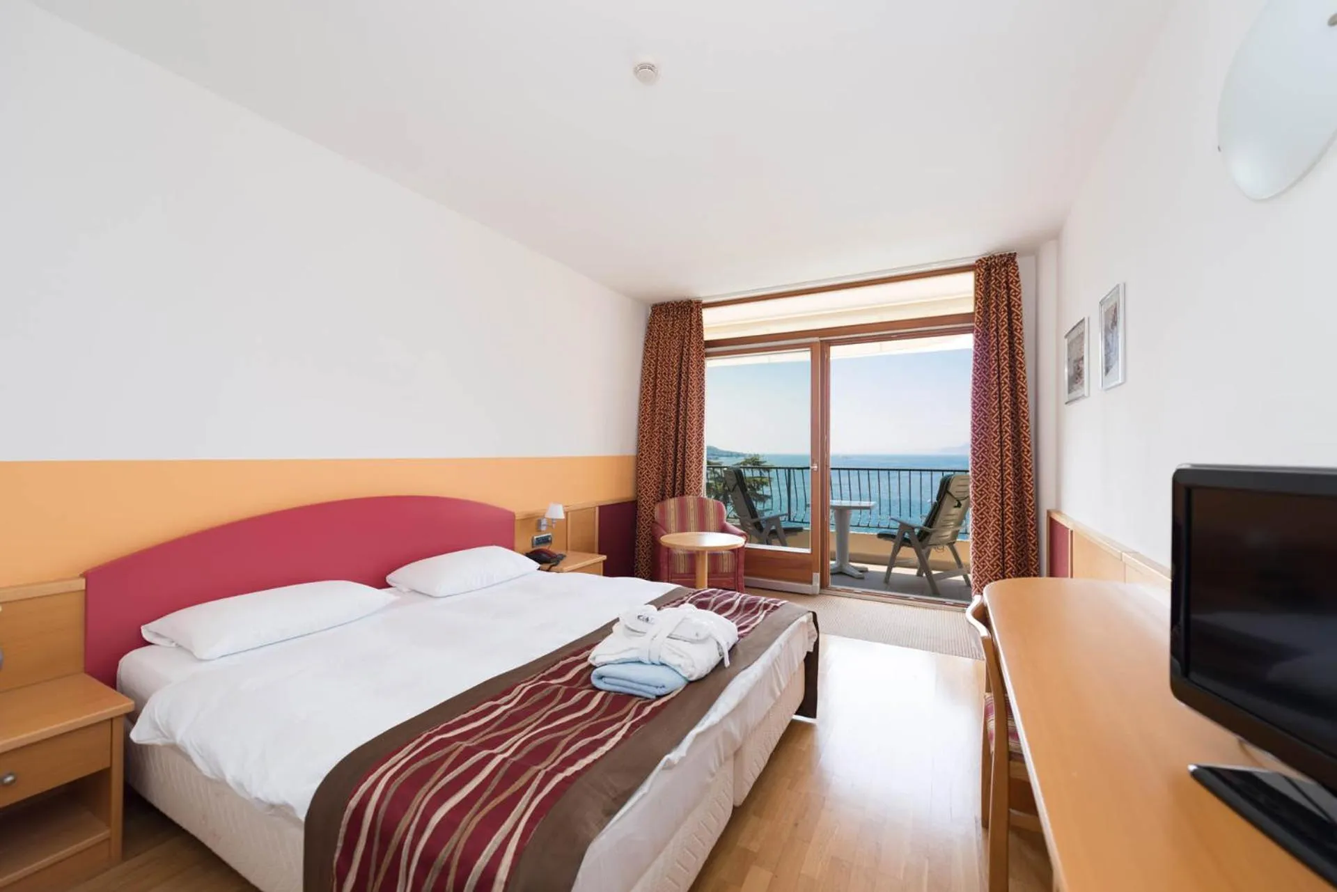 Bed in Hotel Baia Verde