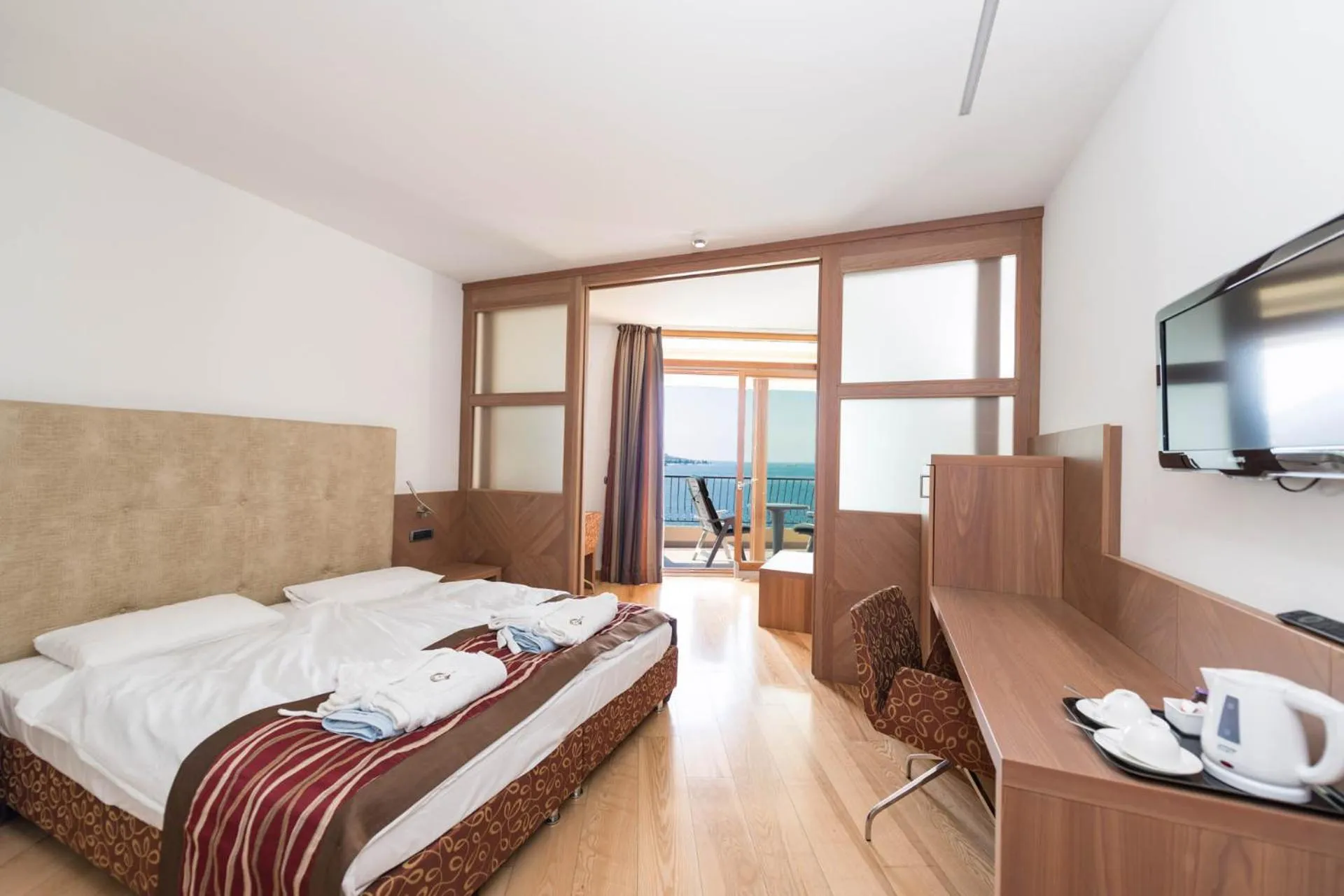 Bed in Hotel Baia Verde